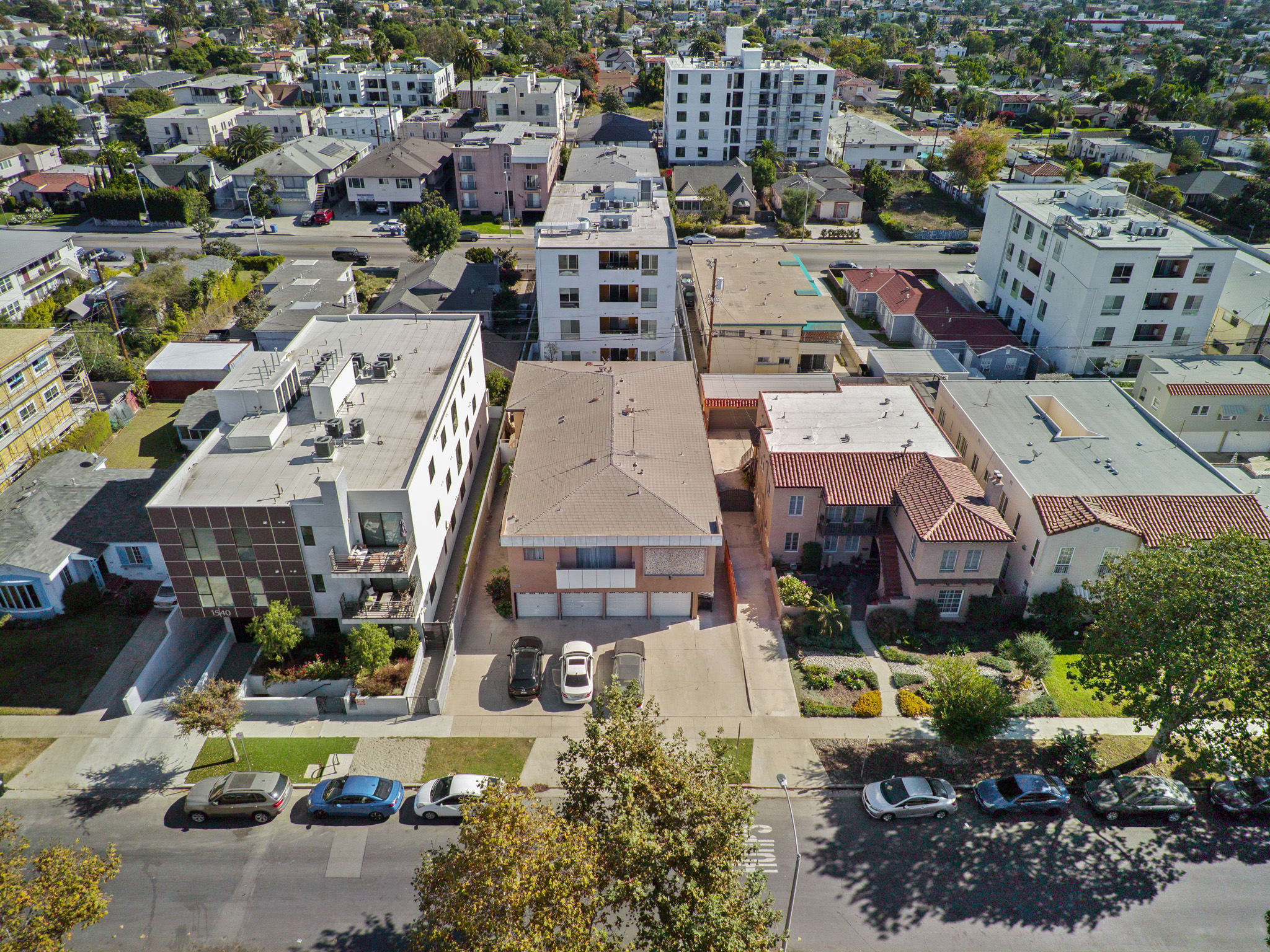Classic Mid-Century 5-Unit Apartment Building near Beverly Hills