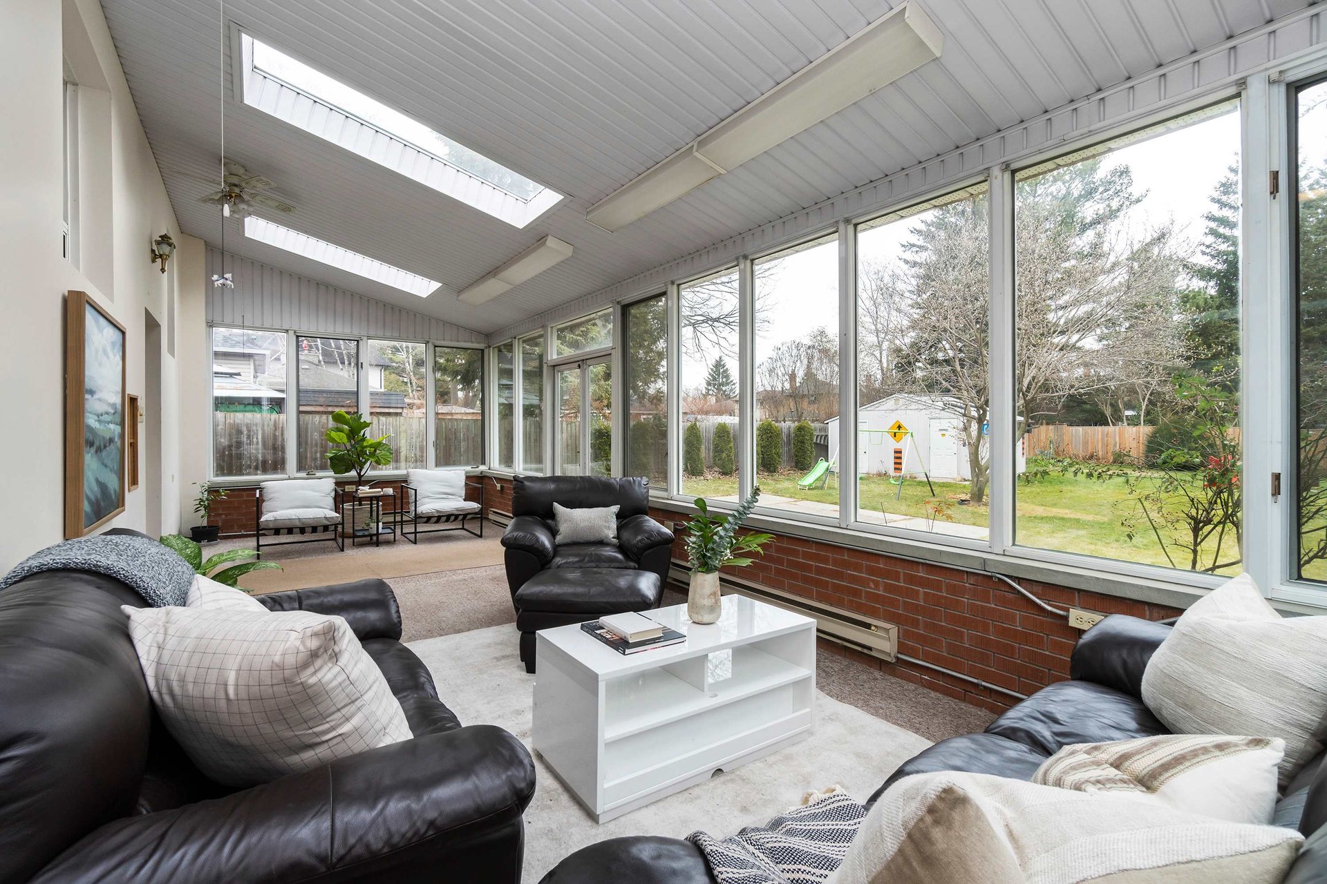 1577 Kenmuir Avenue