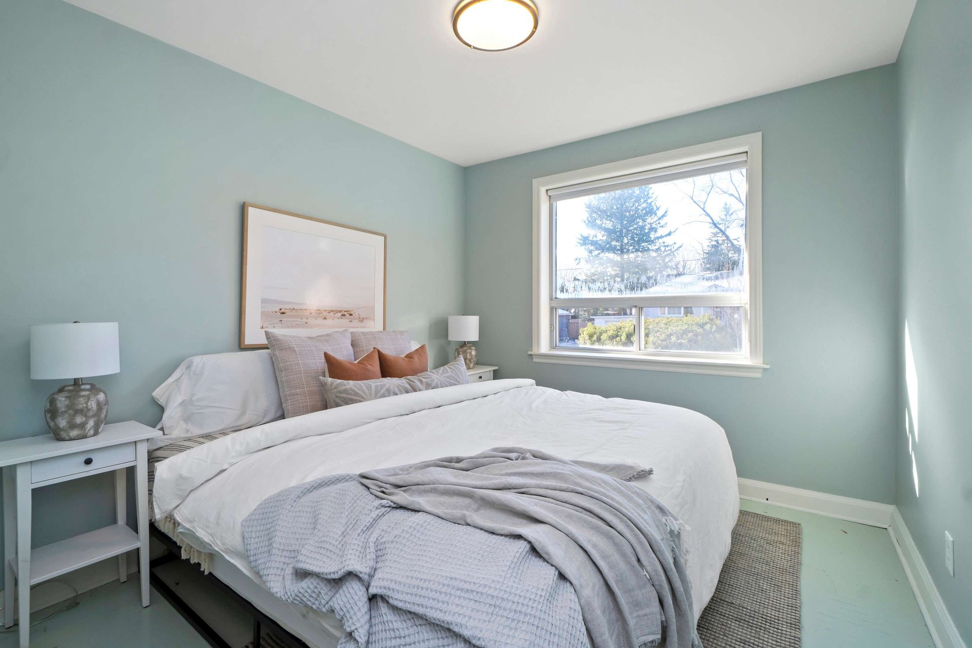 1577 Kenmuir Avenue