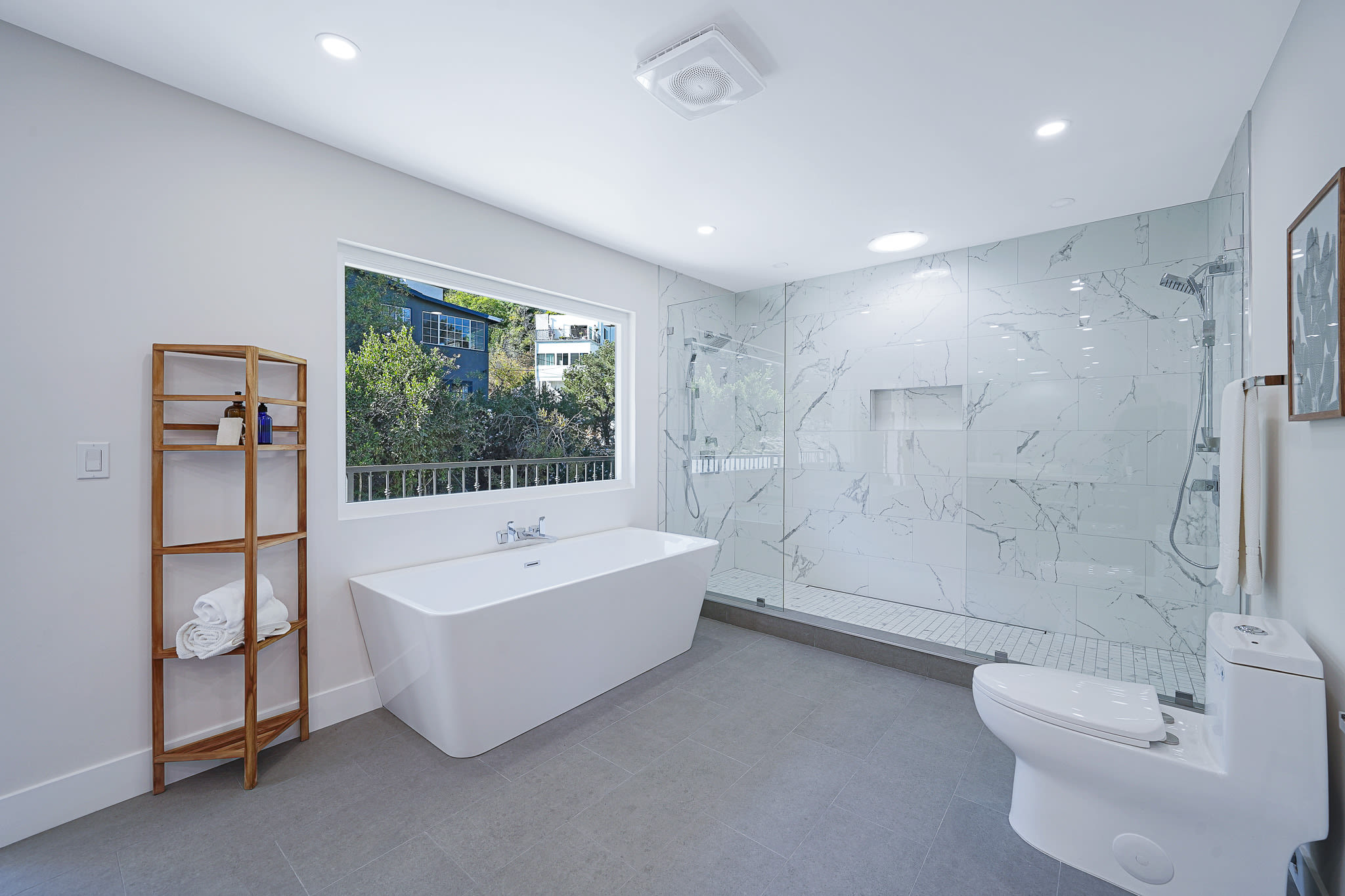 Immaculate & Turnkey Contemporary Home in Hollywood Hills