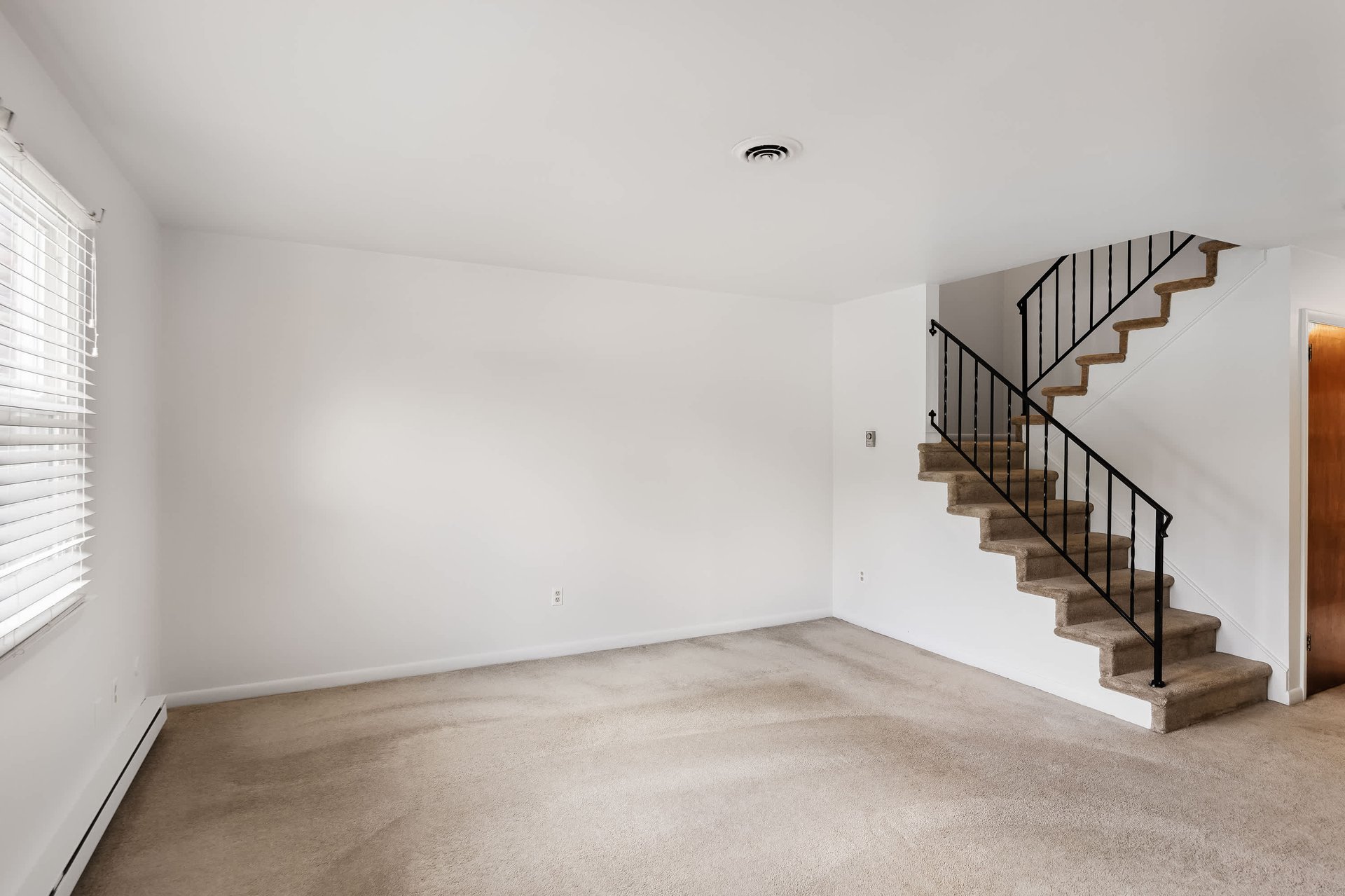 1123 Almond Rd, Elmer, NJ 08318