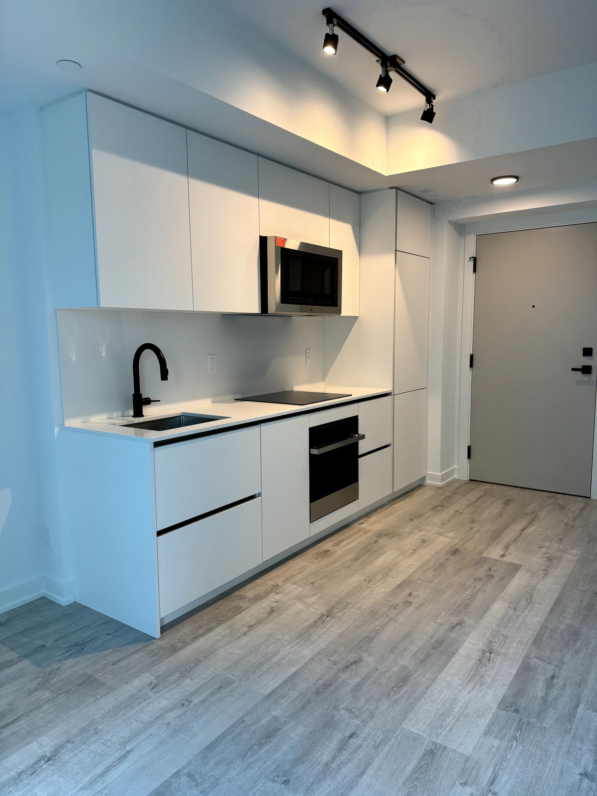 327 King St W, Unit 2105