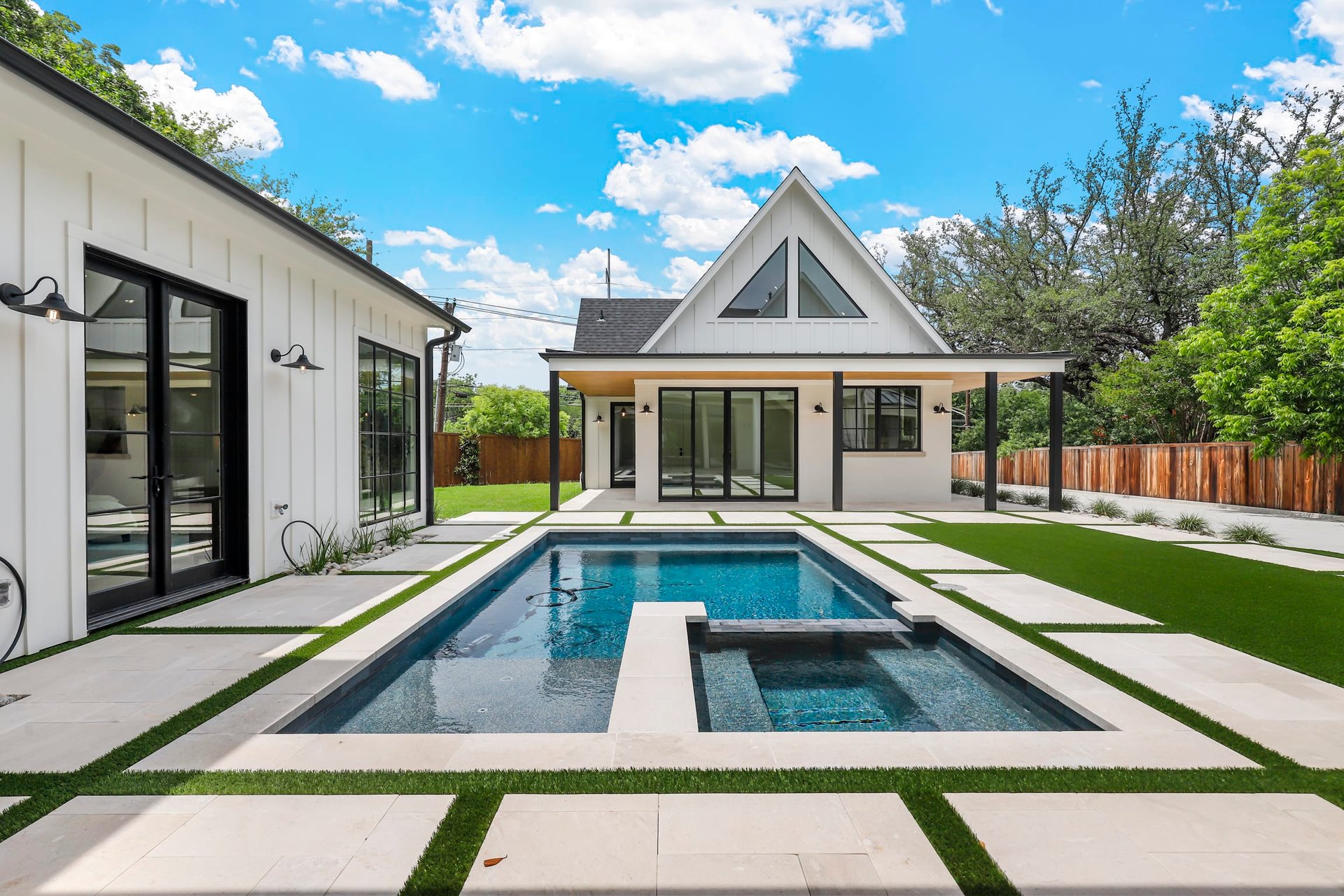 109 Crestwood