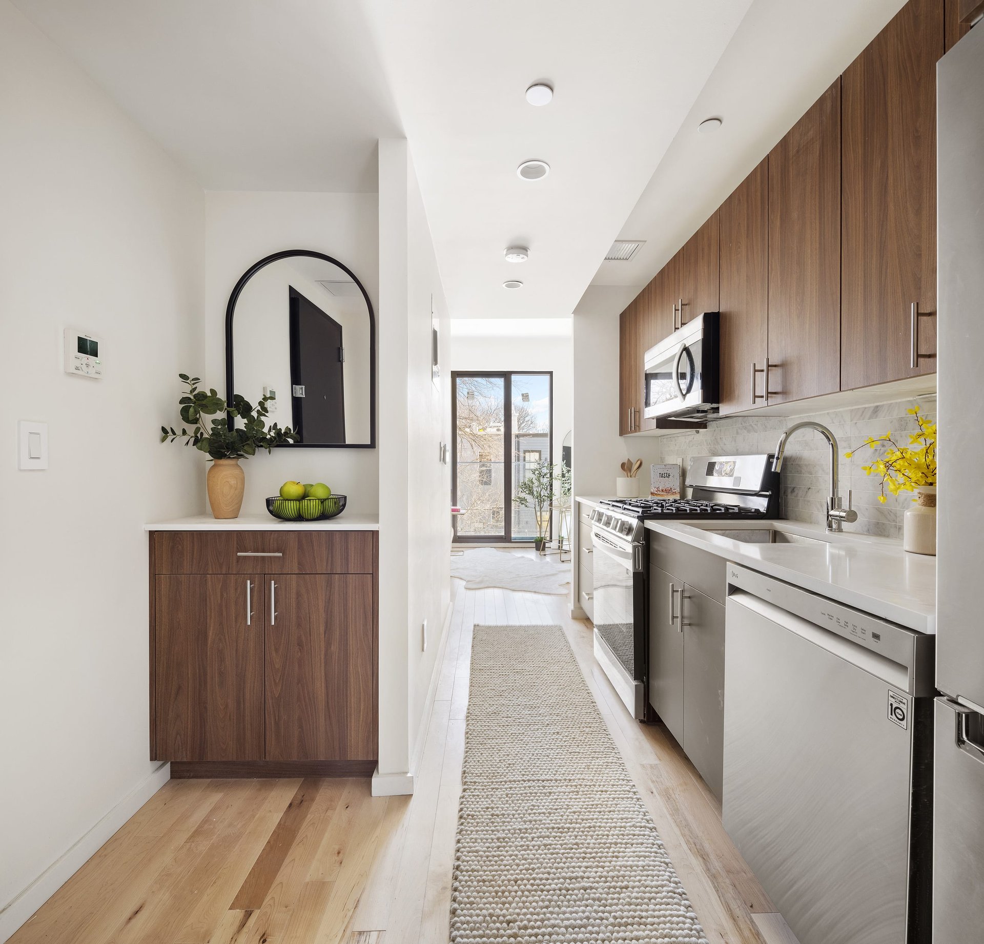 1064 Hancock Street, Unit 202