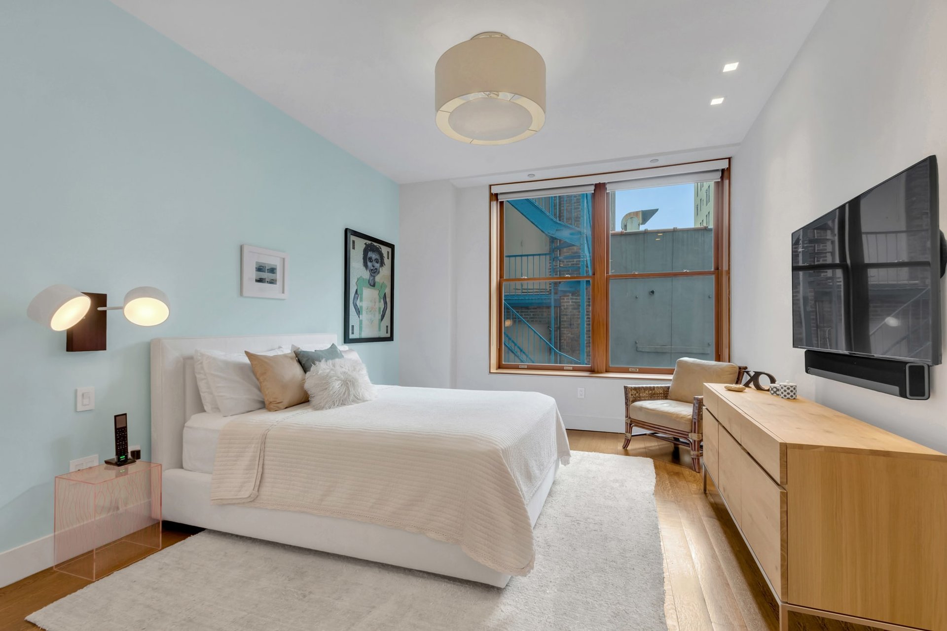32 WEST 18TH STREET