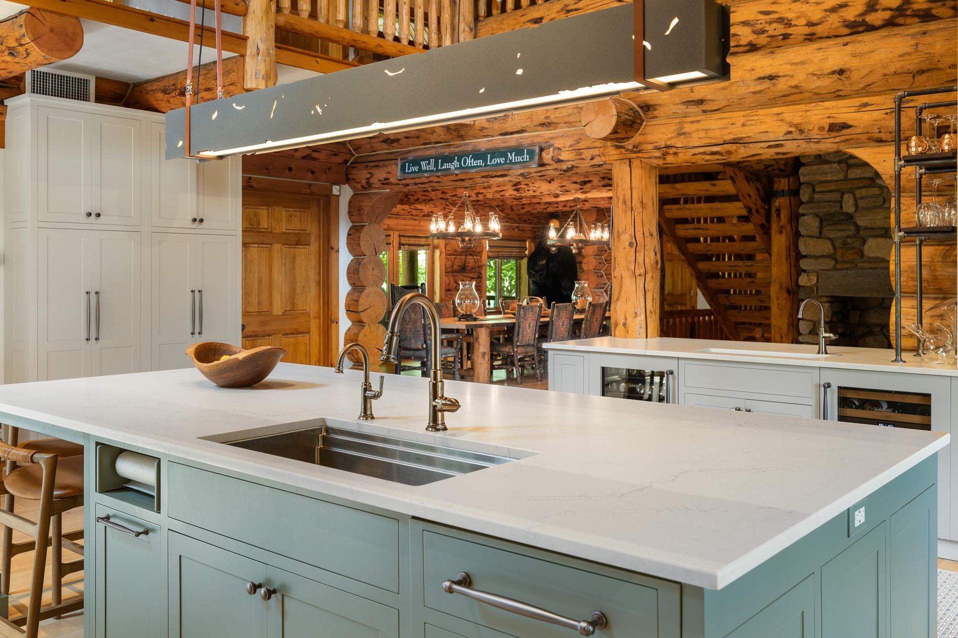 Exclusive Mountain Log Home - Monthly Rental Avail.