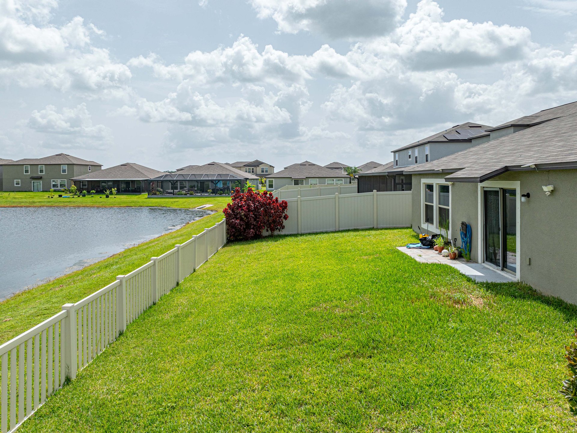 5474 LESLIE CANYON DR