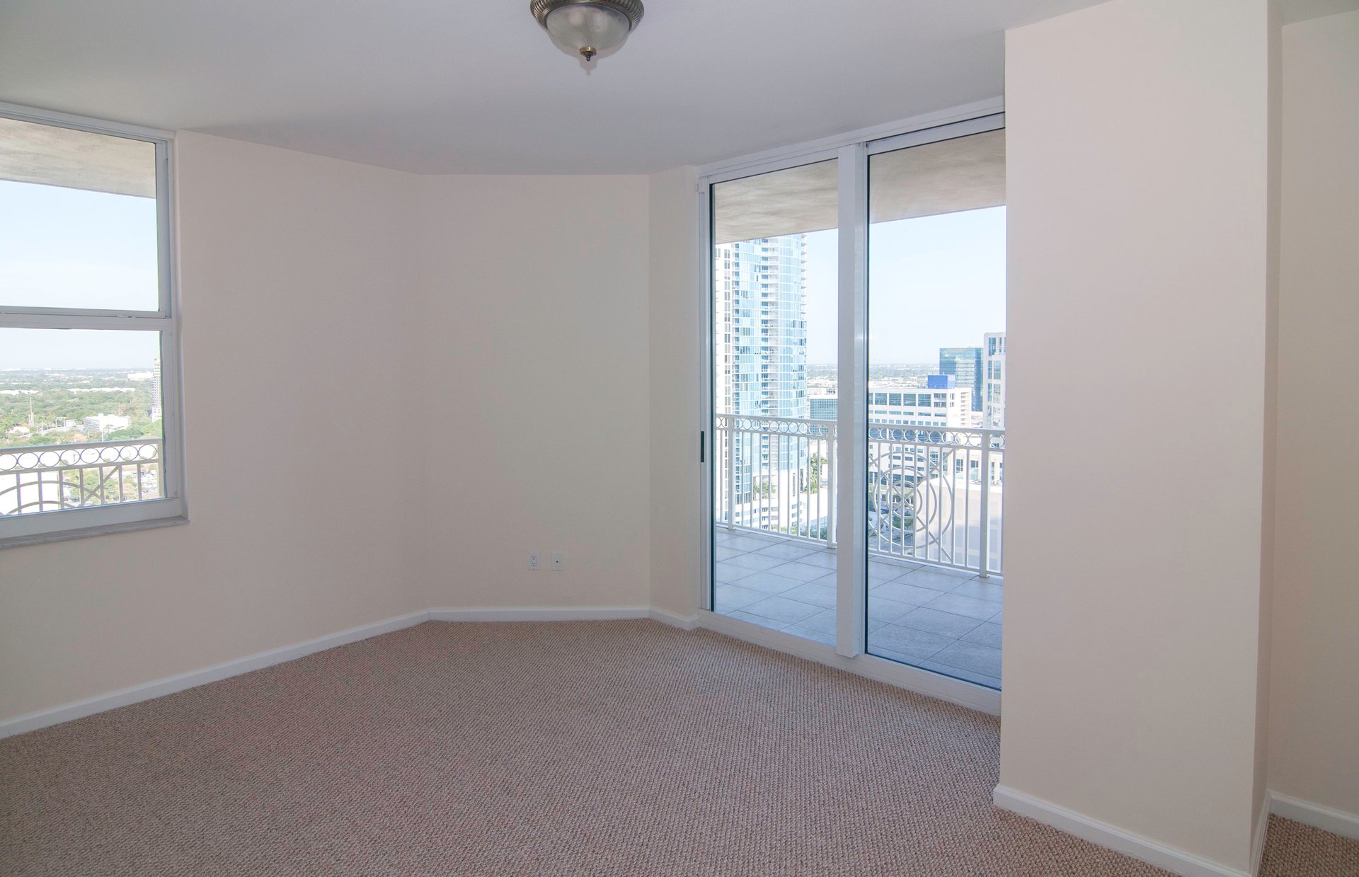511 SE 5th Ave Unit: 2217