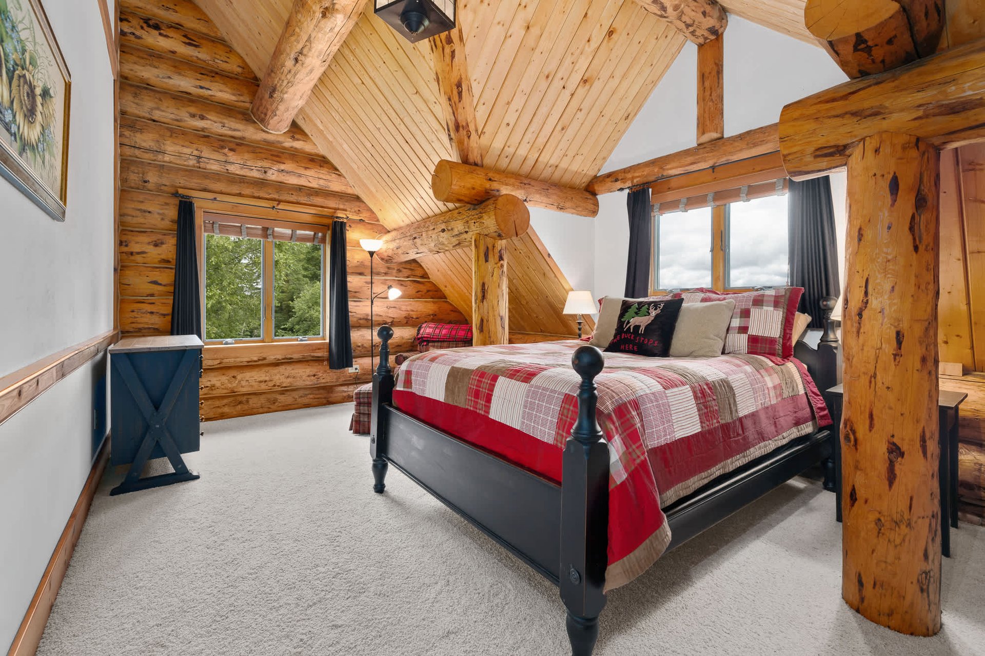 Exclusive Mountain Log Home - Monthly Rental Avail.