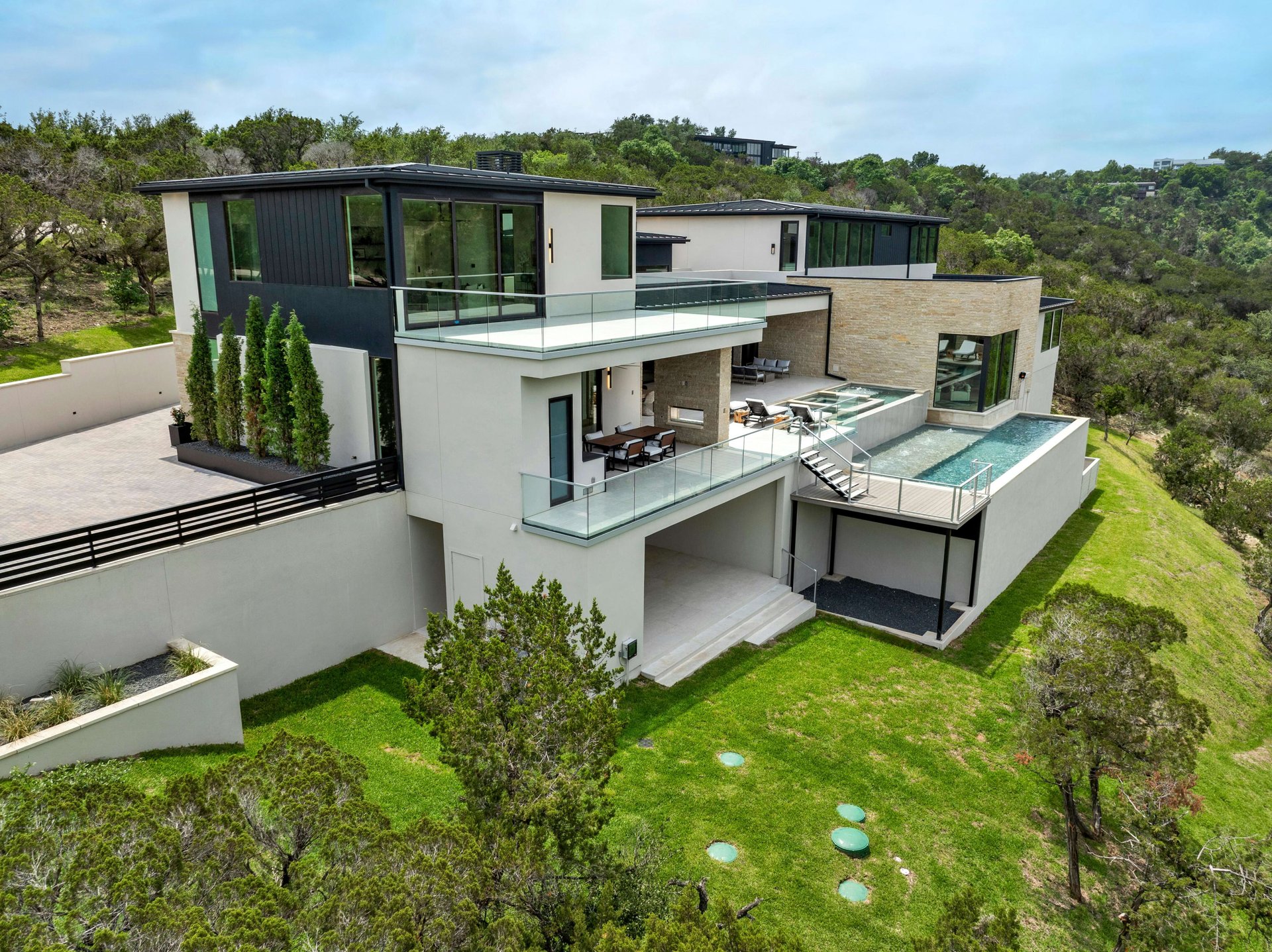 2 Valbella Drive