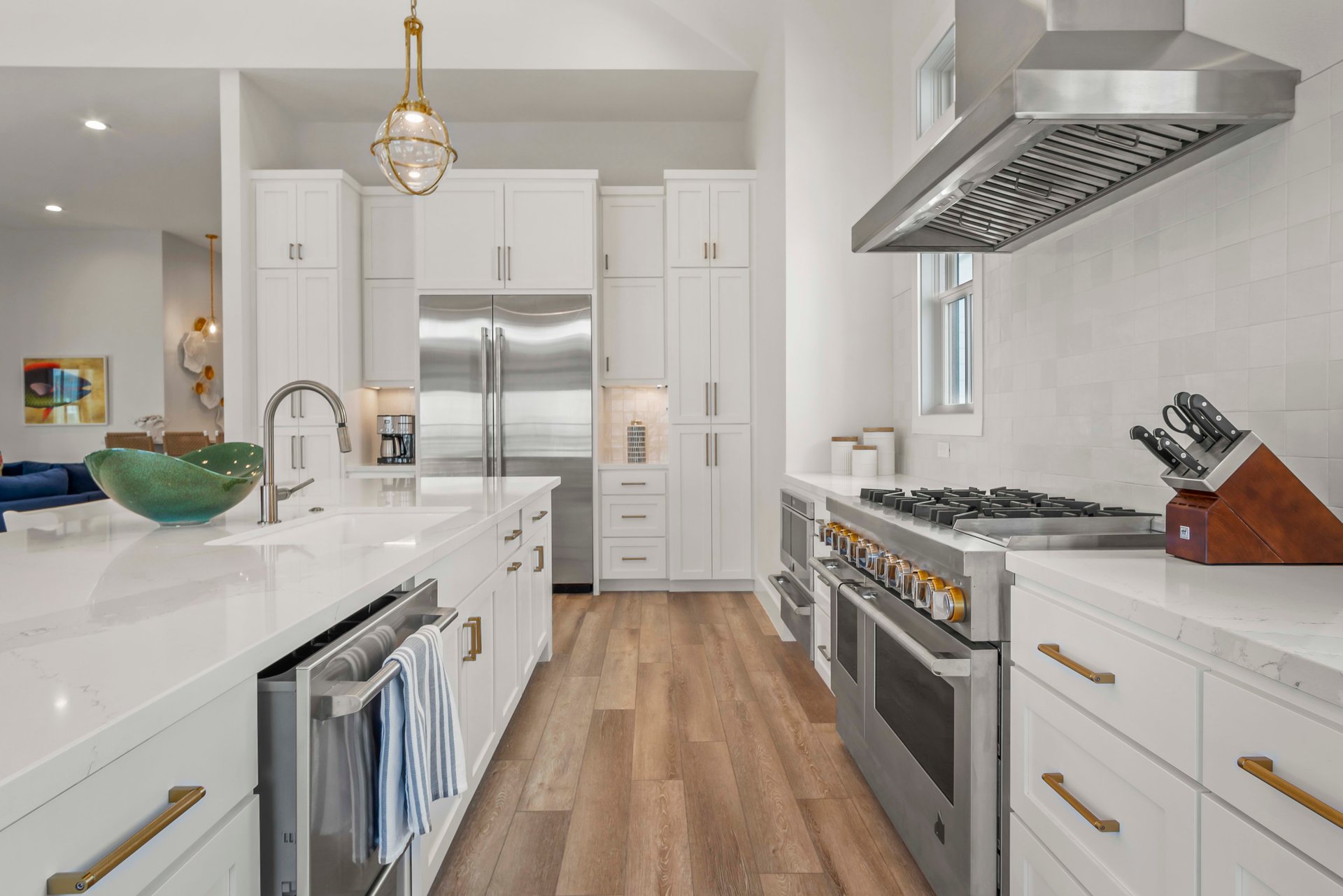 Coastline Drive, 4 Beds 4 Baths