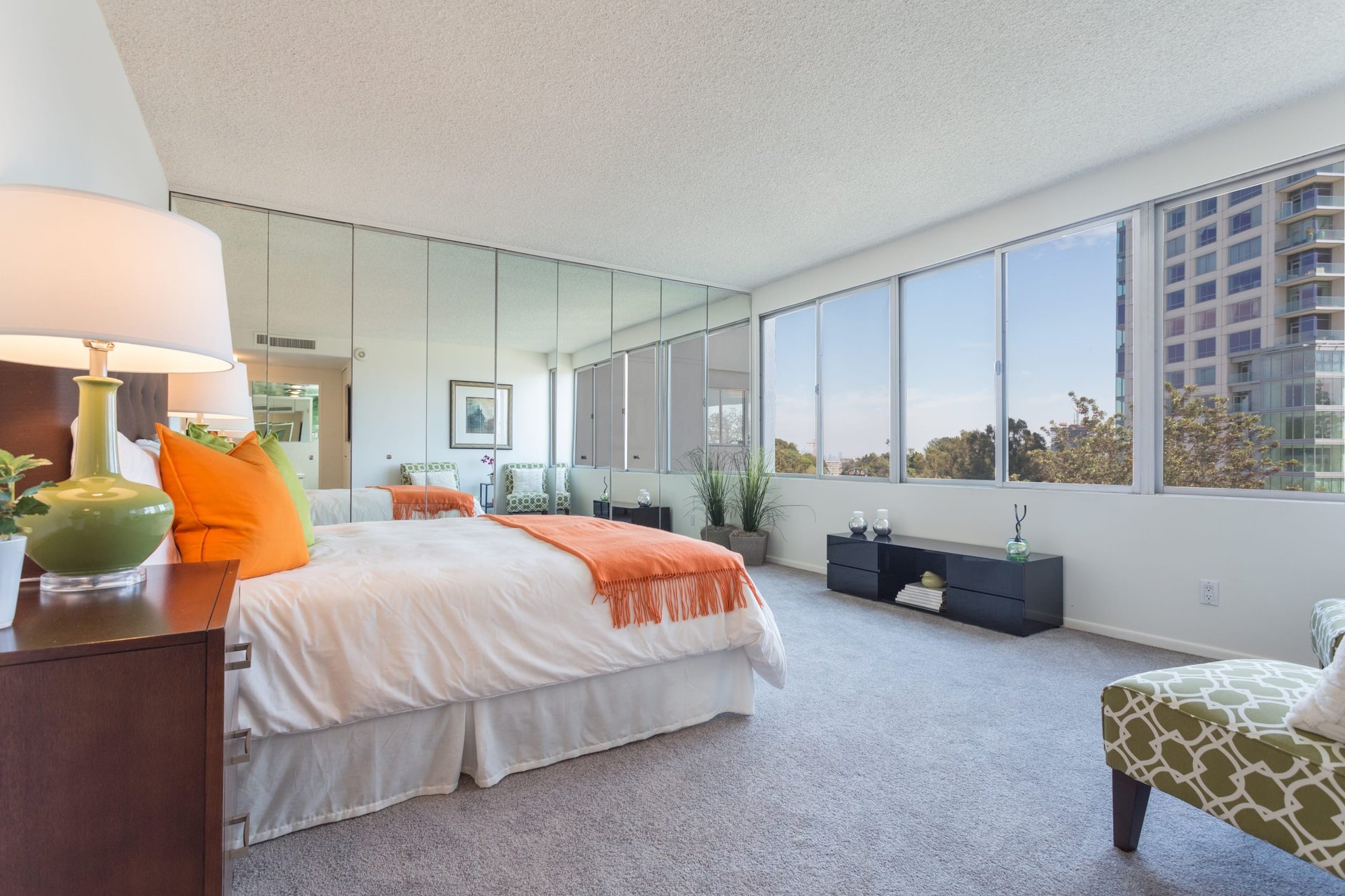 The Comstock #5B, Wilshire Corridor
