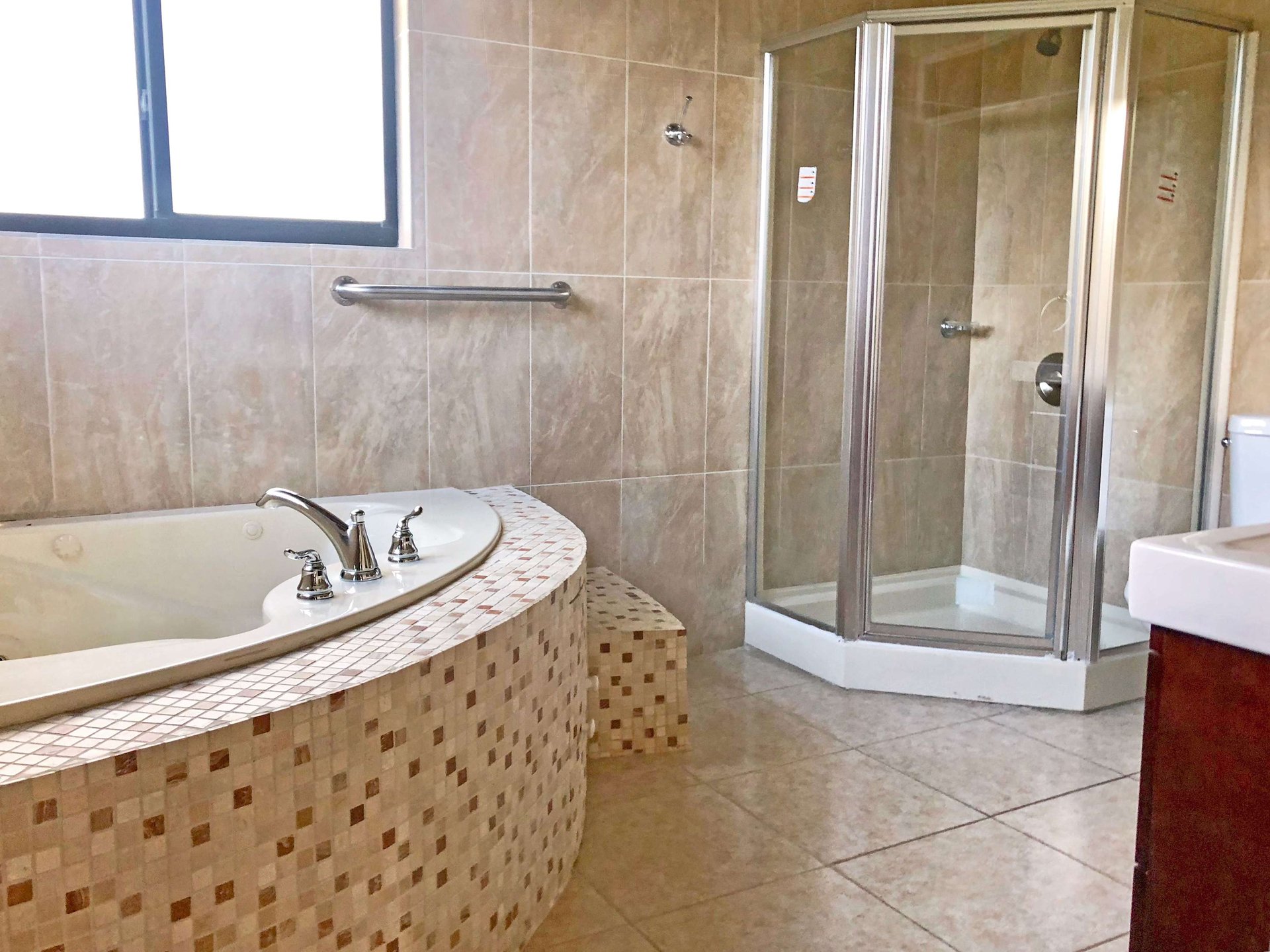 974 Fat Hogs Bay 3 Bedroom Apartment 