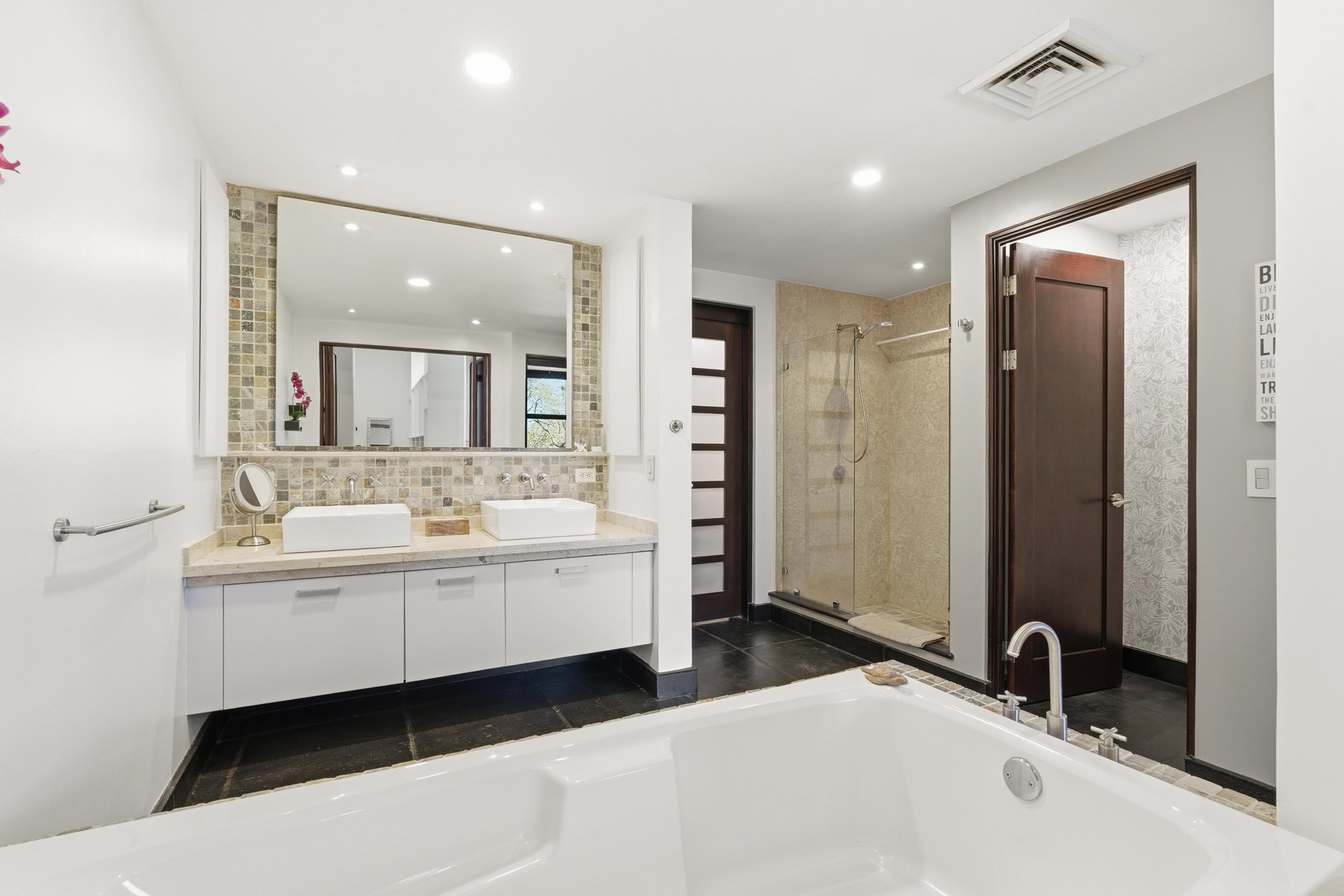 La Perla 113 | Boutique Luxury Condo in the Heart of Tamarindo