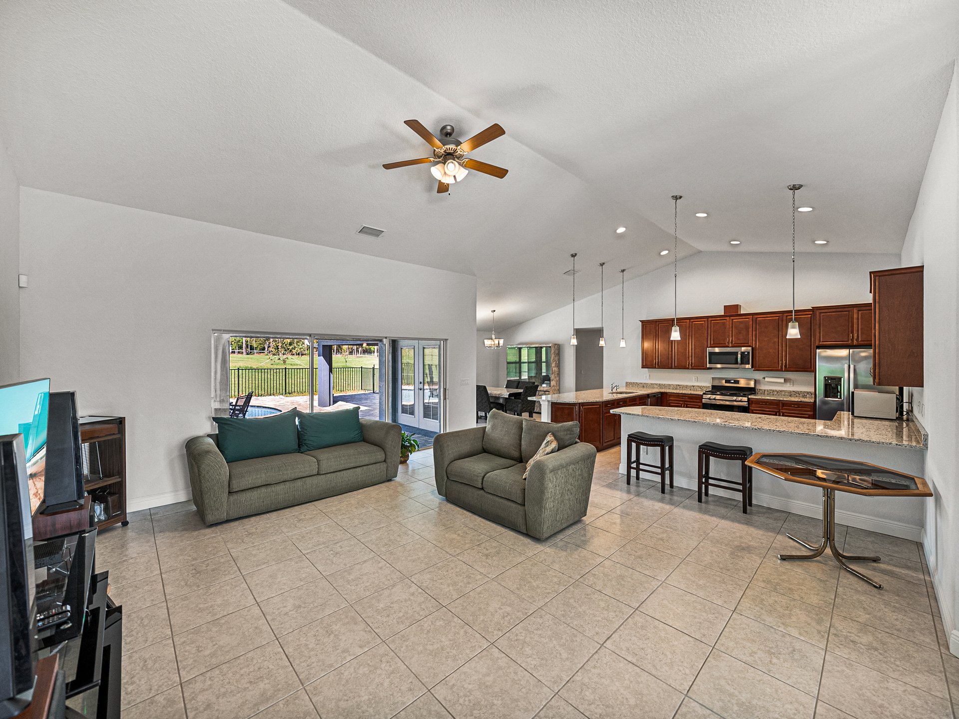 17703 COUNTRY SQUIRE LN