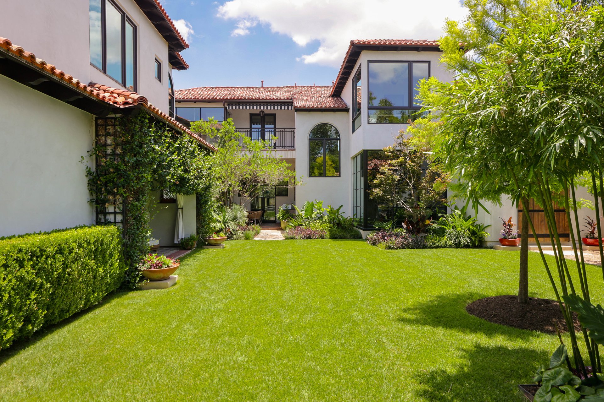 1308 Meriden Lane