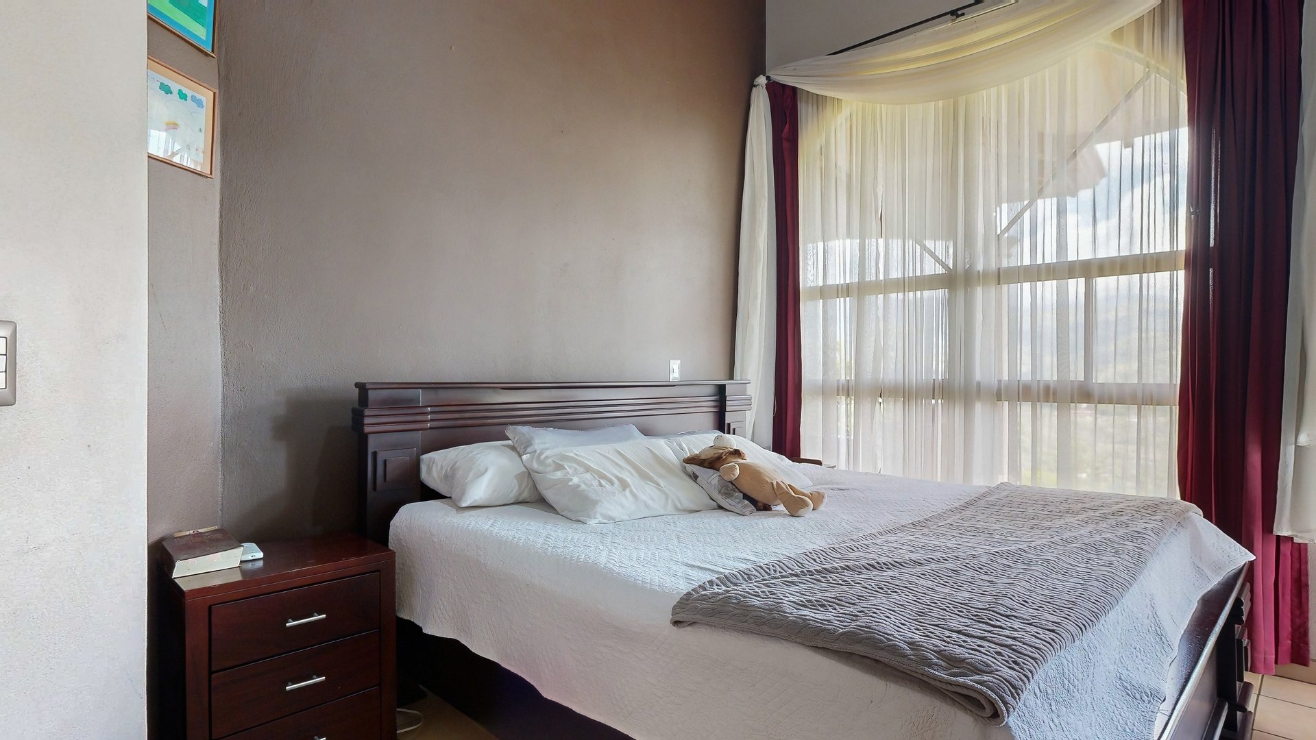 Spacious 5-Bedroom Colonial Home with 4 Bathrooms | La Bonita, Rivas.