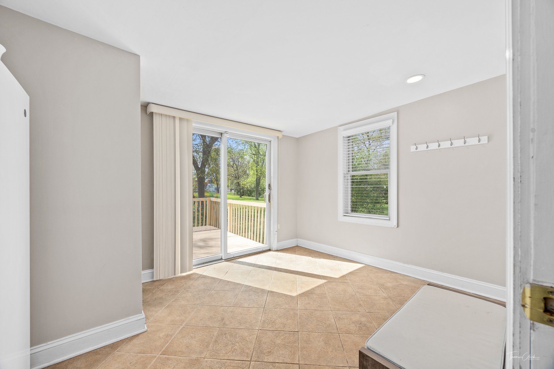 4046 Fairview Ave, Downers Grove
