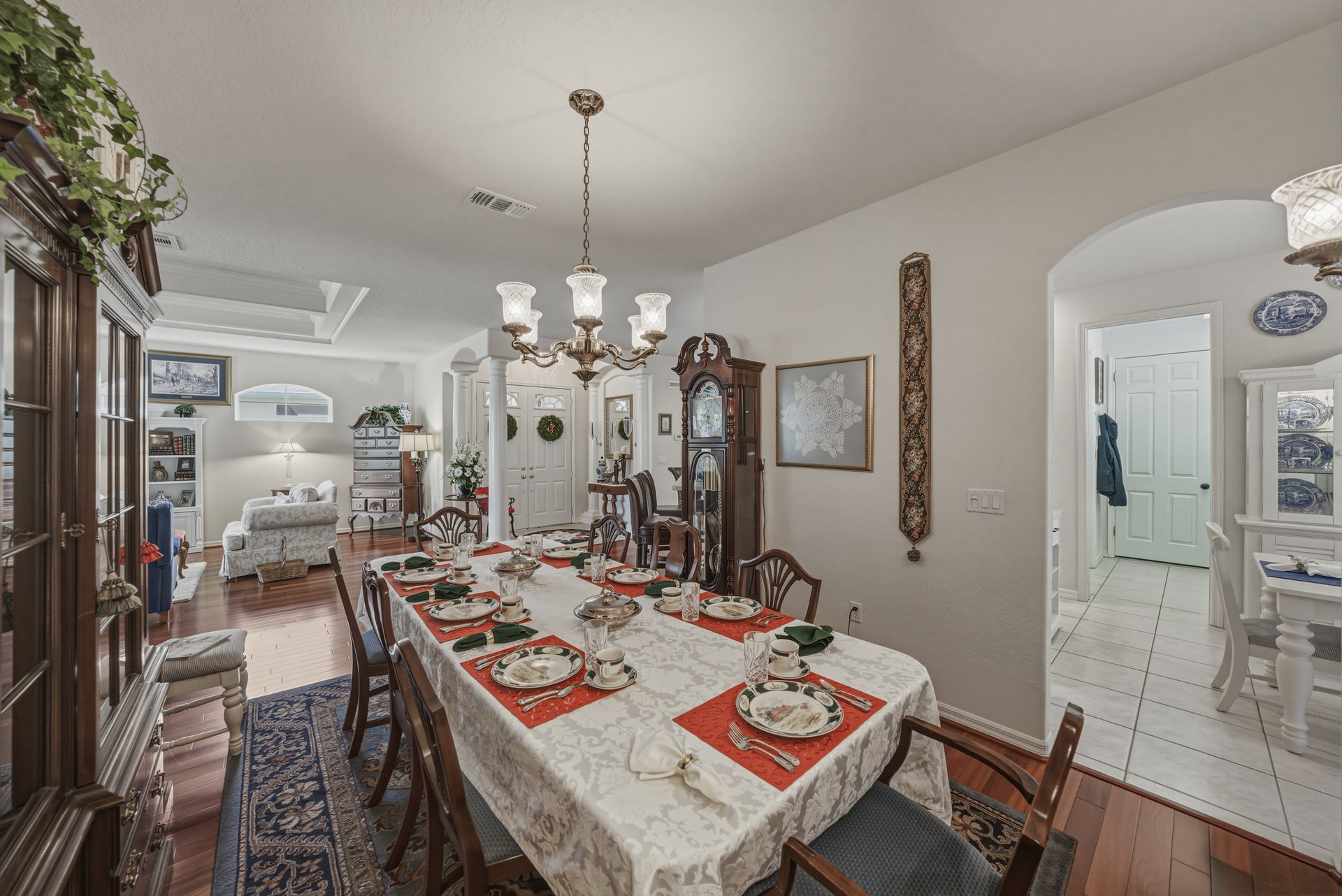 12410 WOODLANDS CIR