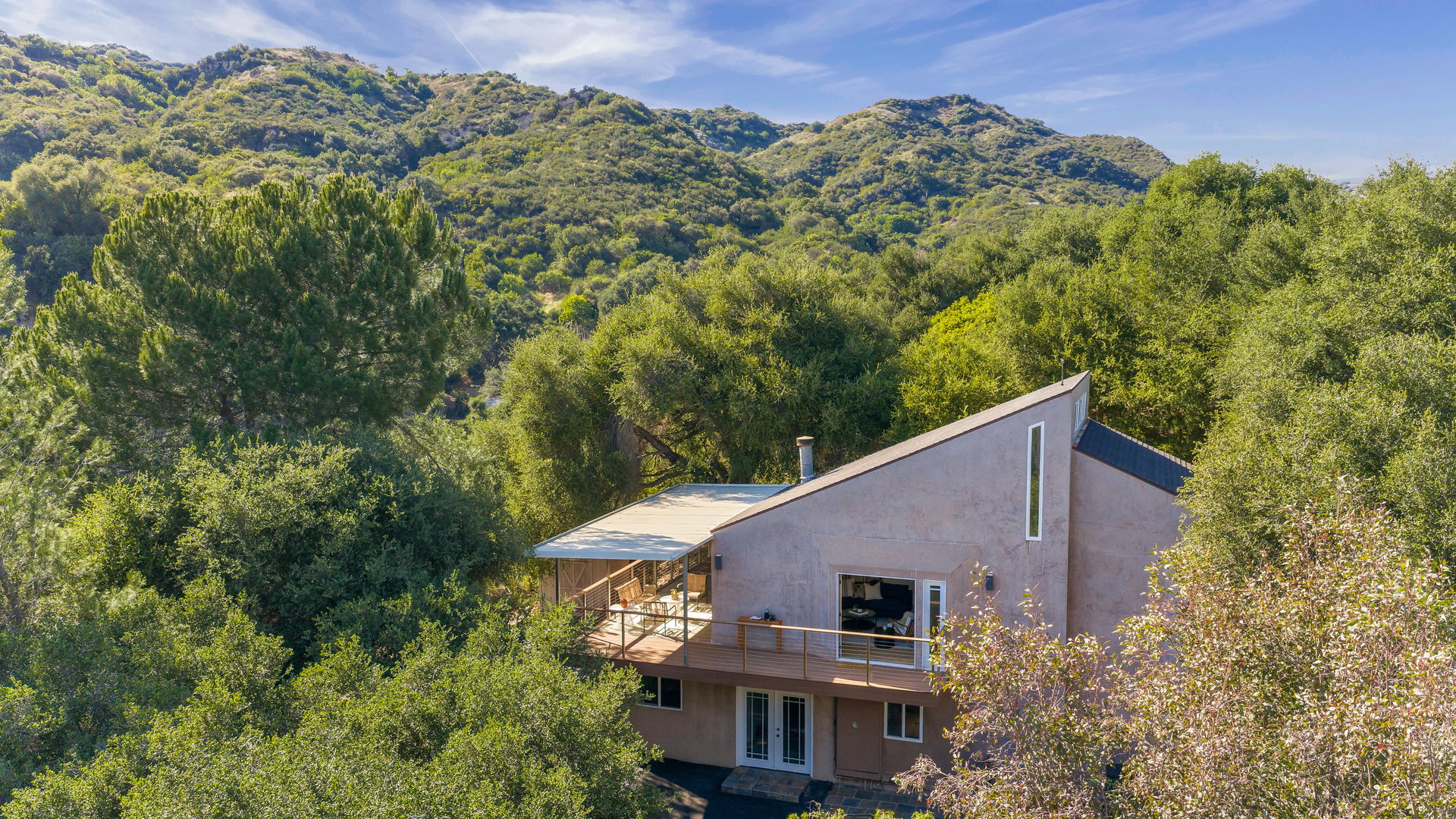 1310 N Topanga Canyon Blvd