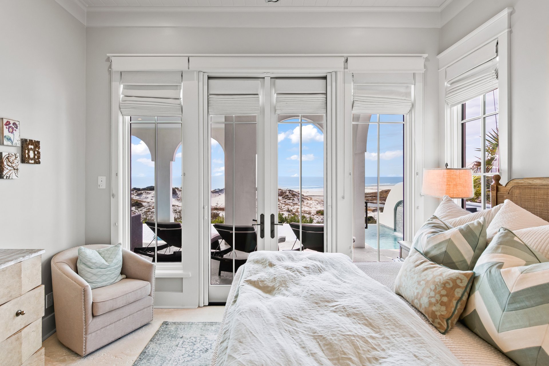 243 W Bermuda Dr