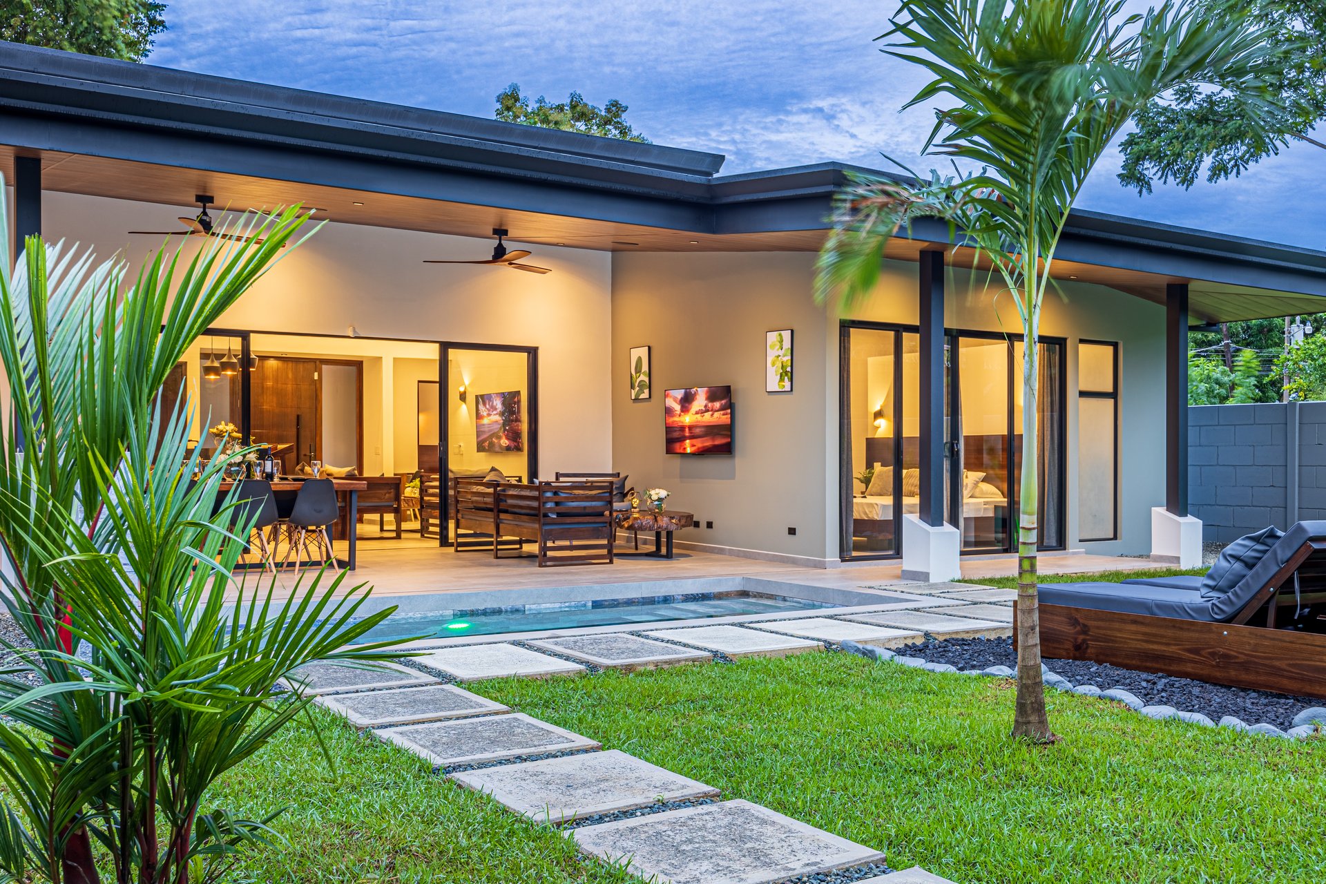 Tropica House a Luxurious Oasis in the Heart of Uvita!