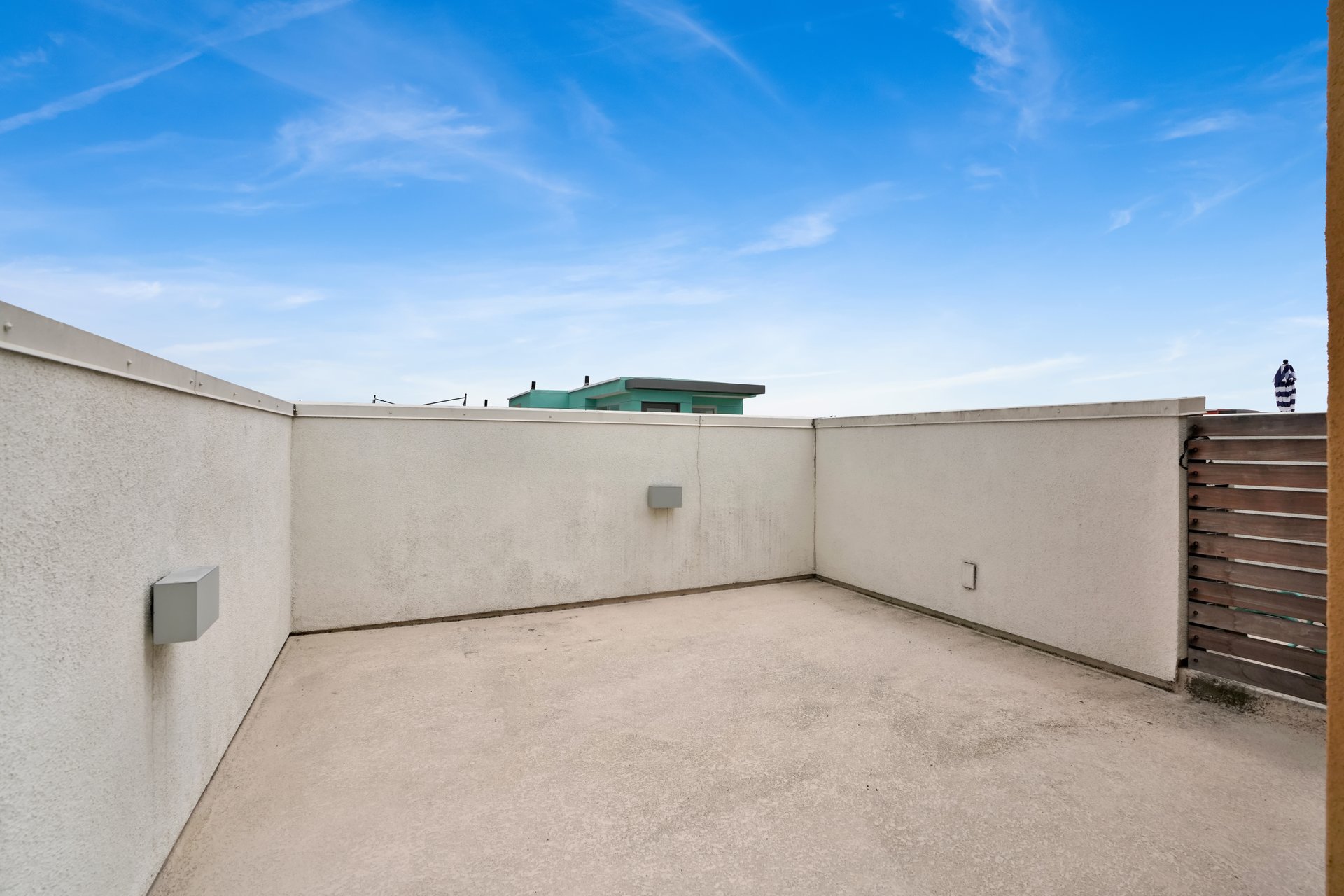 1688 Shoreline Way