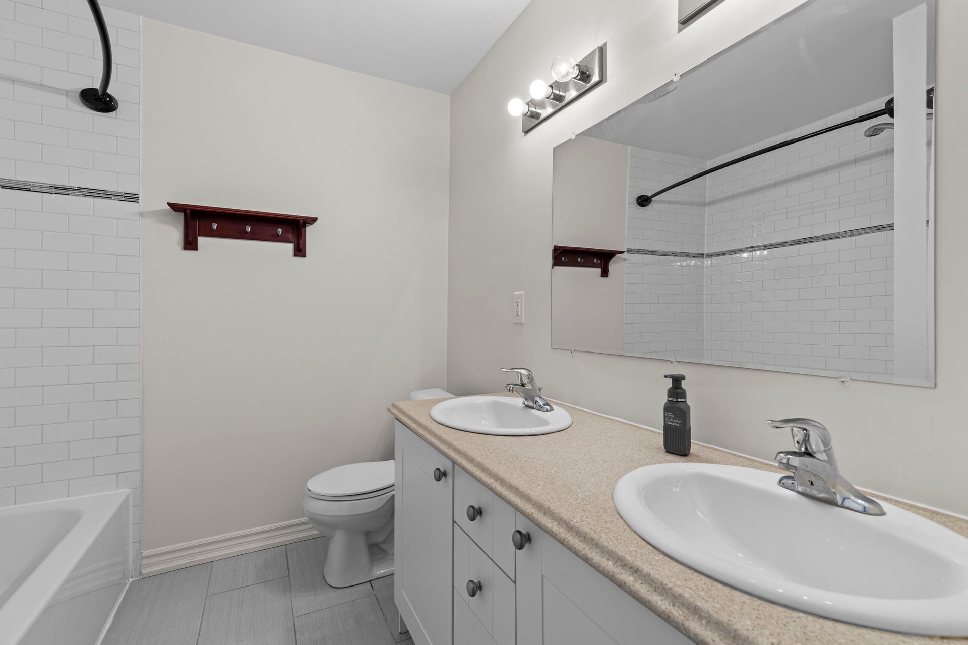 12-12 Lankin Boulevard, Orillia