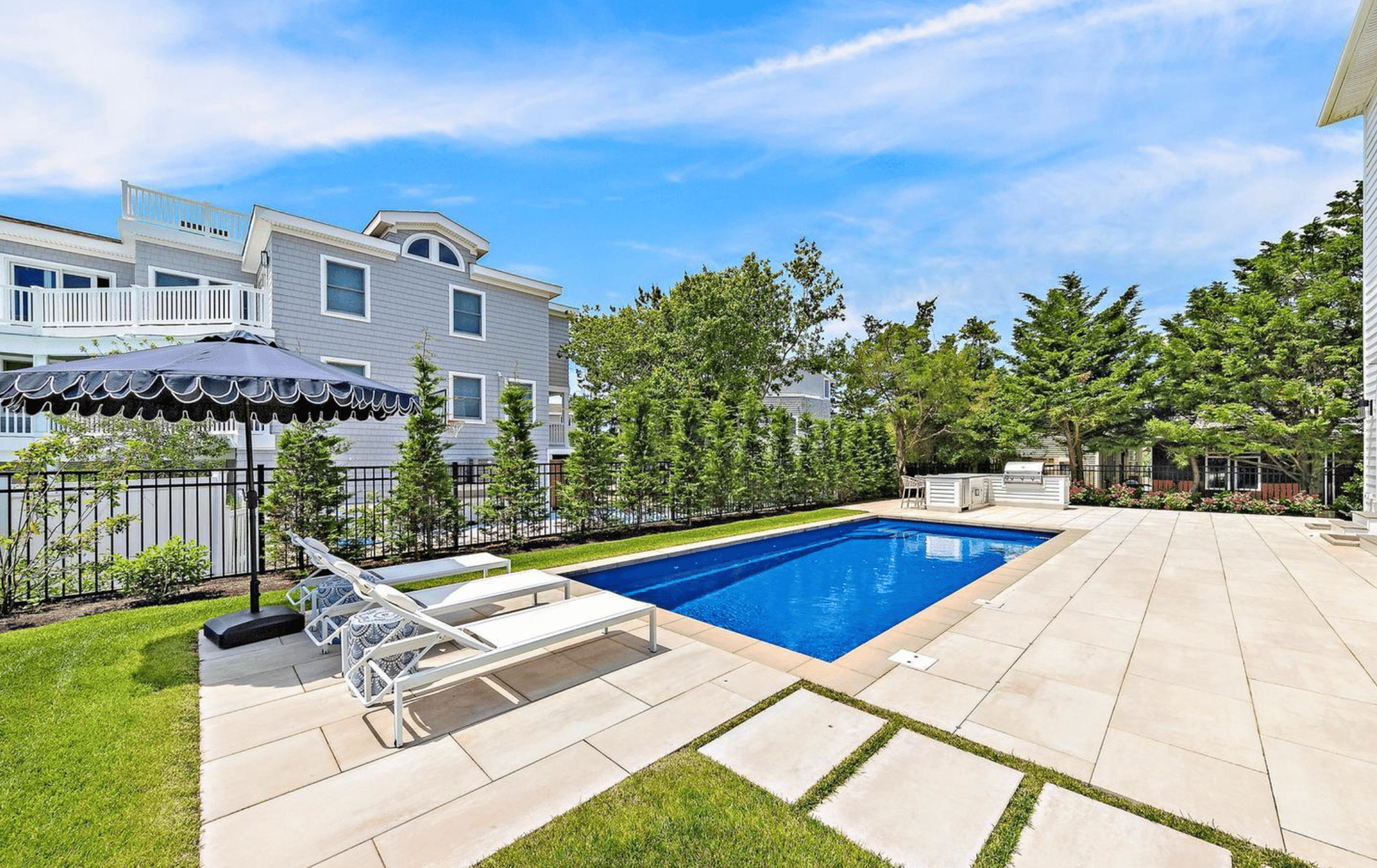 151B Long Beach Blvd