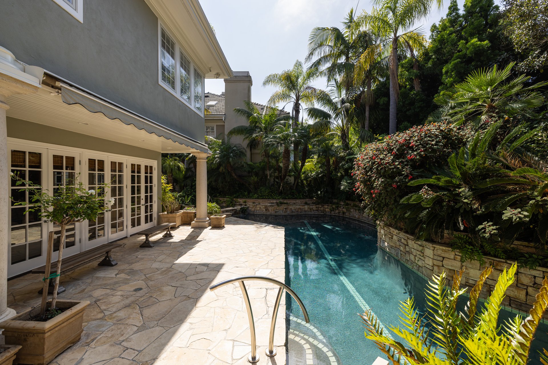 3 Weybridge Court