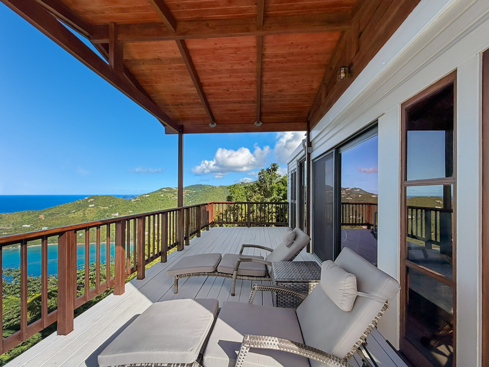 1105 Villa Botanica