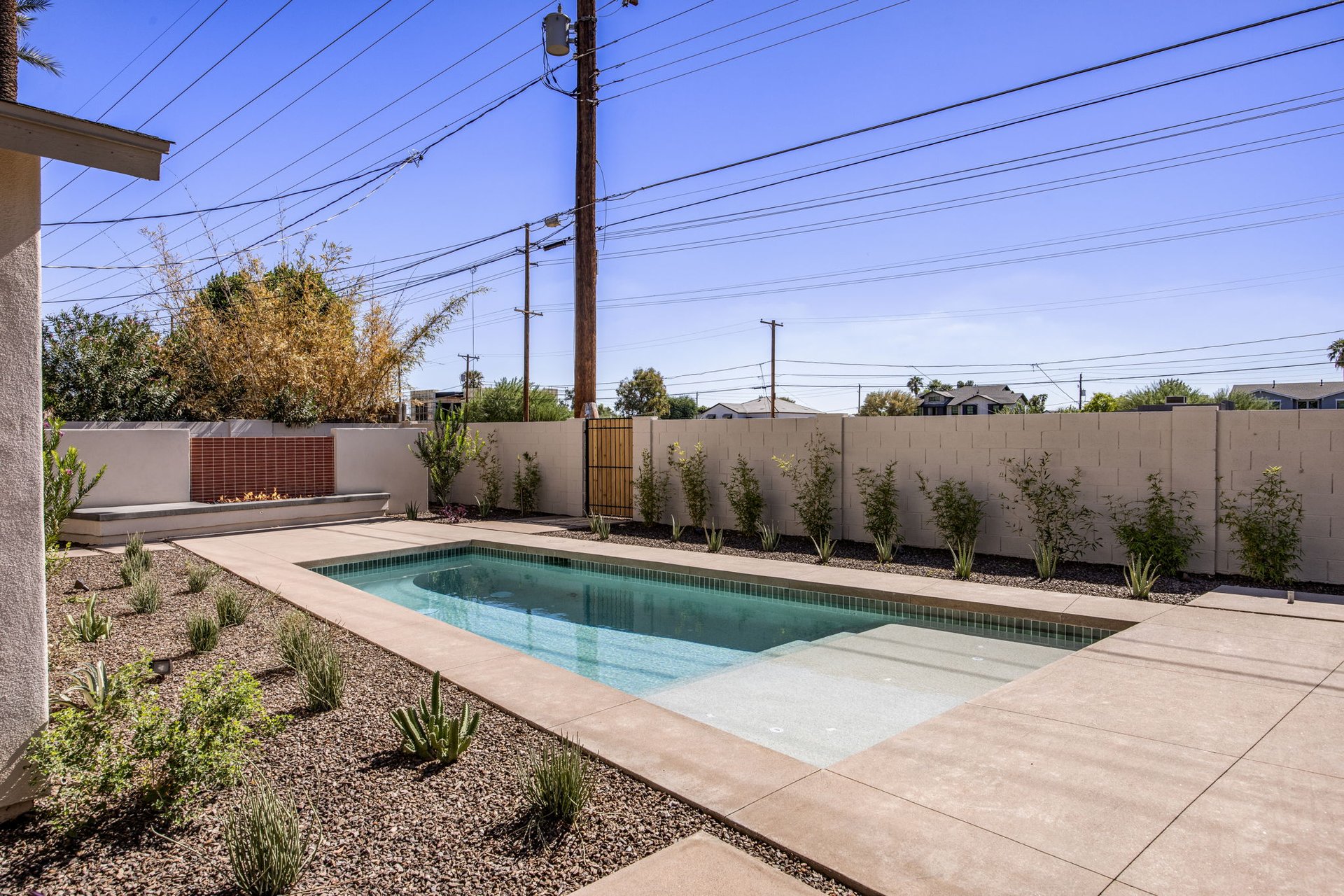 4713 E CALLE REDONDA