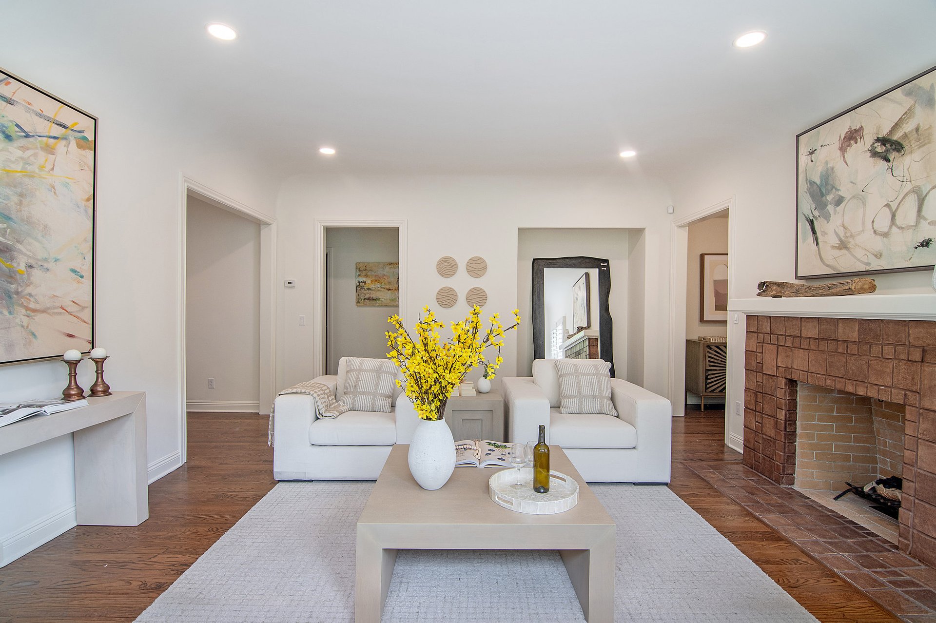607 Lillian Way