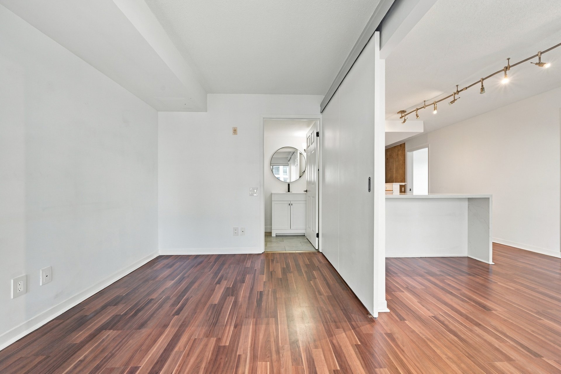 Immaculate 2 Bedroom Corner Unit
