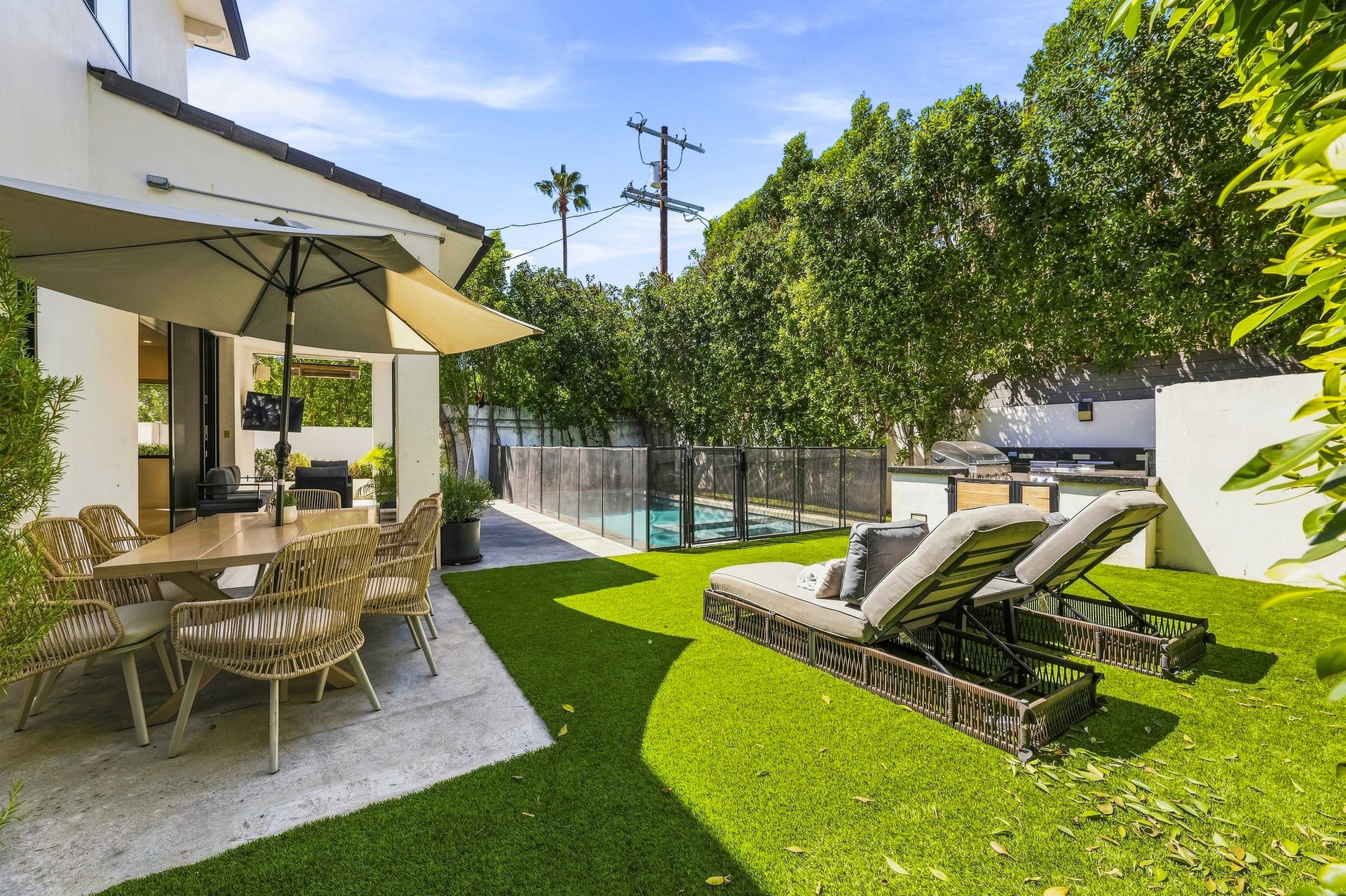 Hesperia Ave, 91316