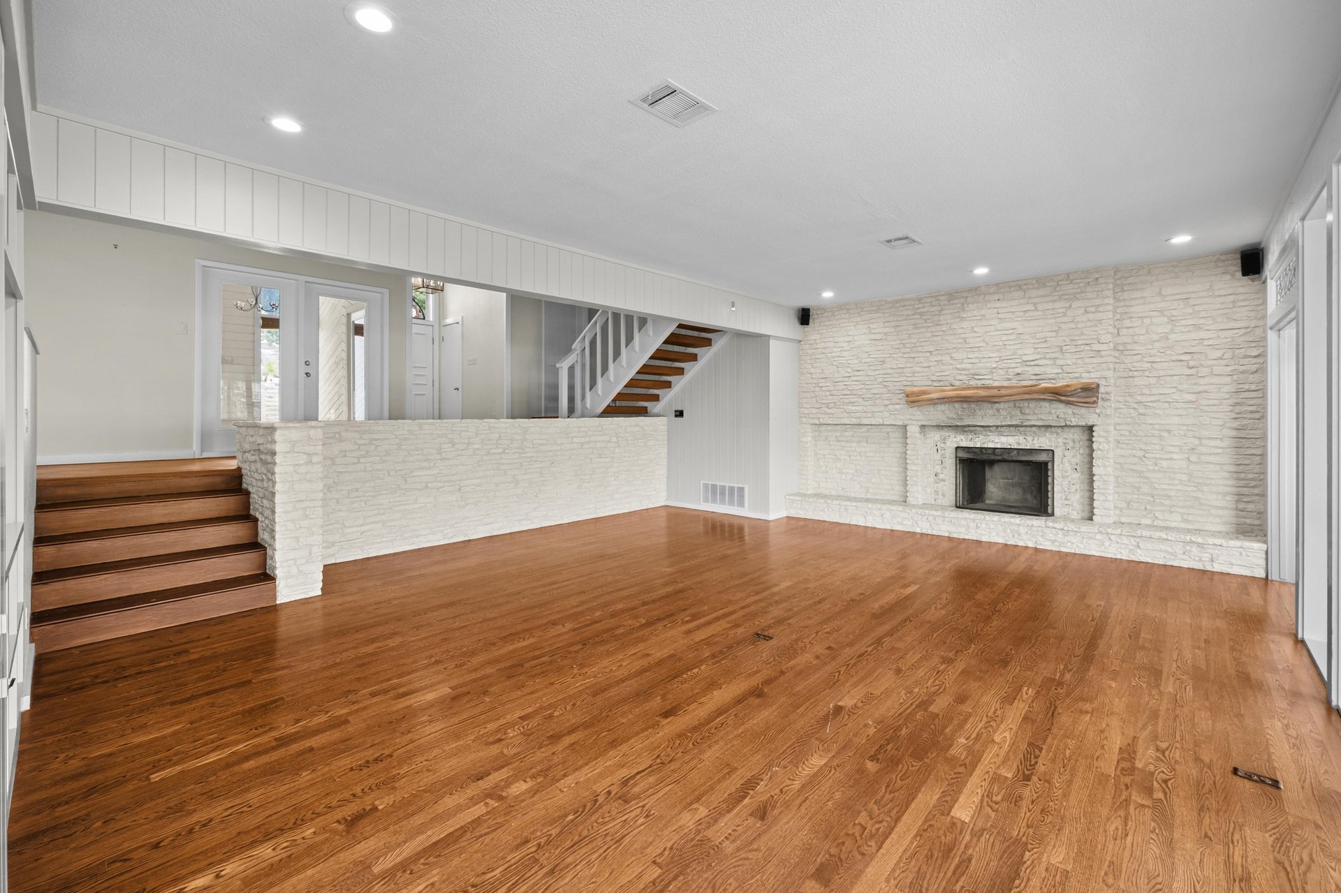 718 Bermuda Street
