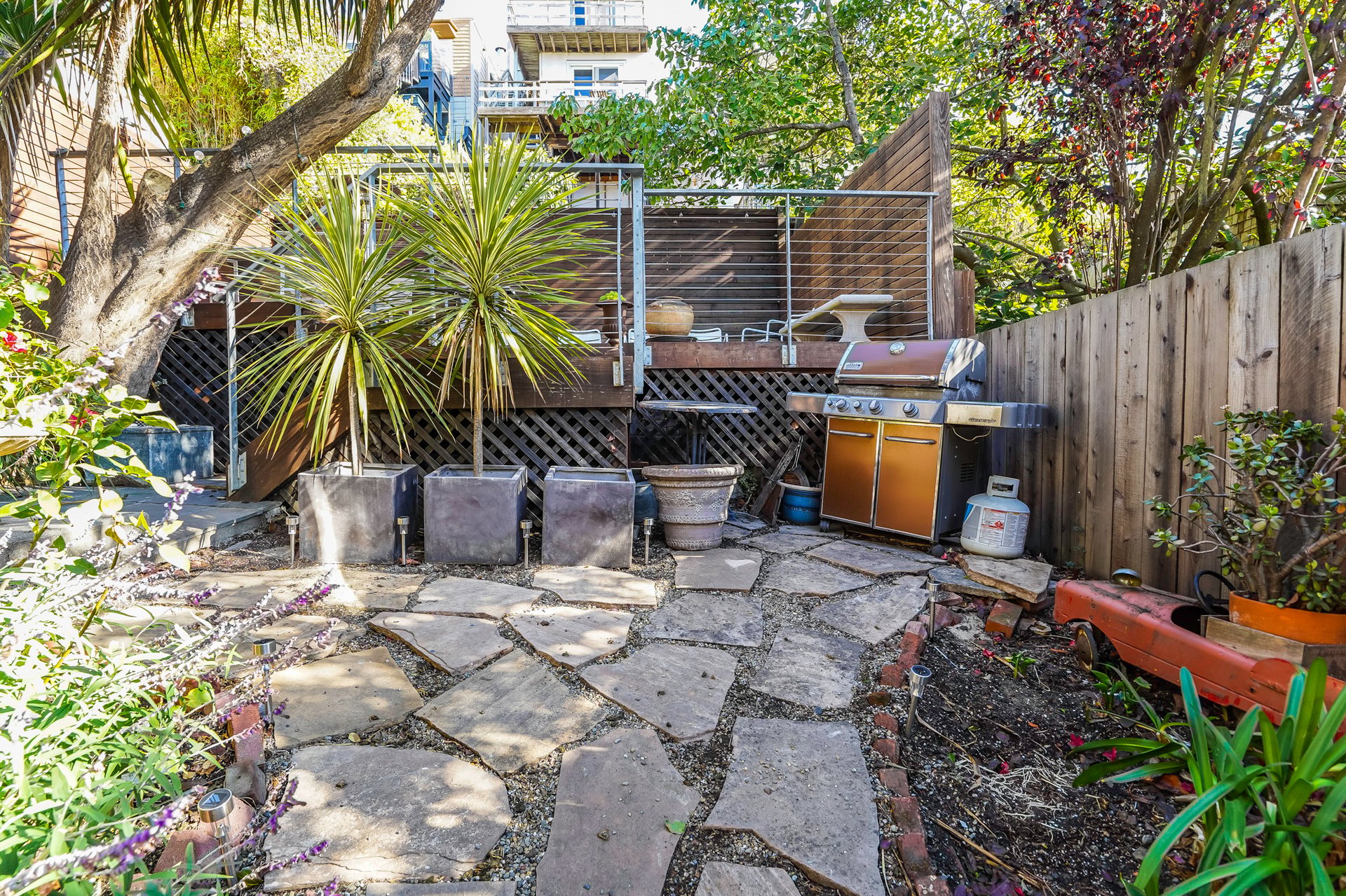 1137-1139  De Haro Street