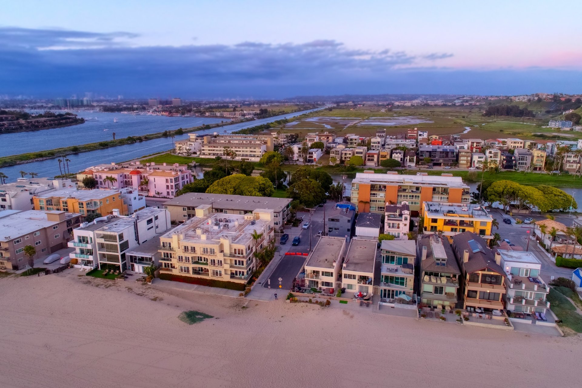 6401-6405 Ocean Front Walk