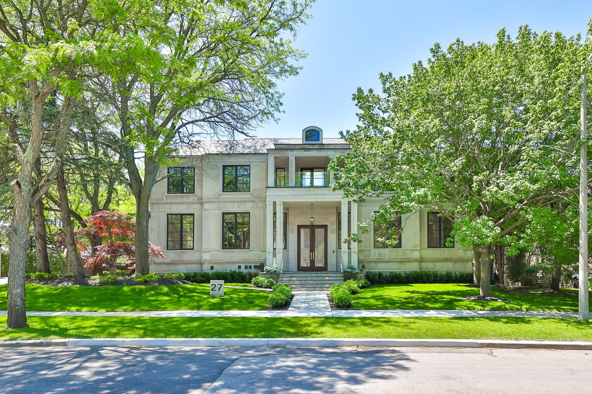 Iconic Estate