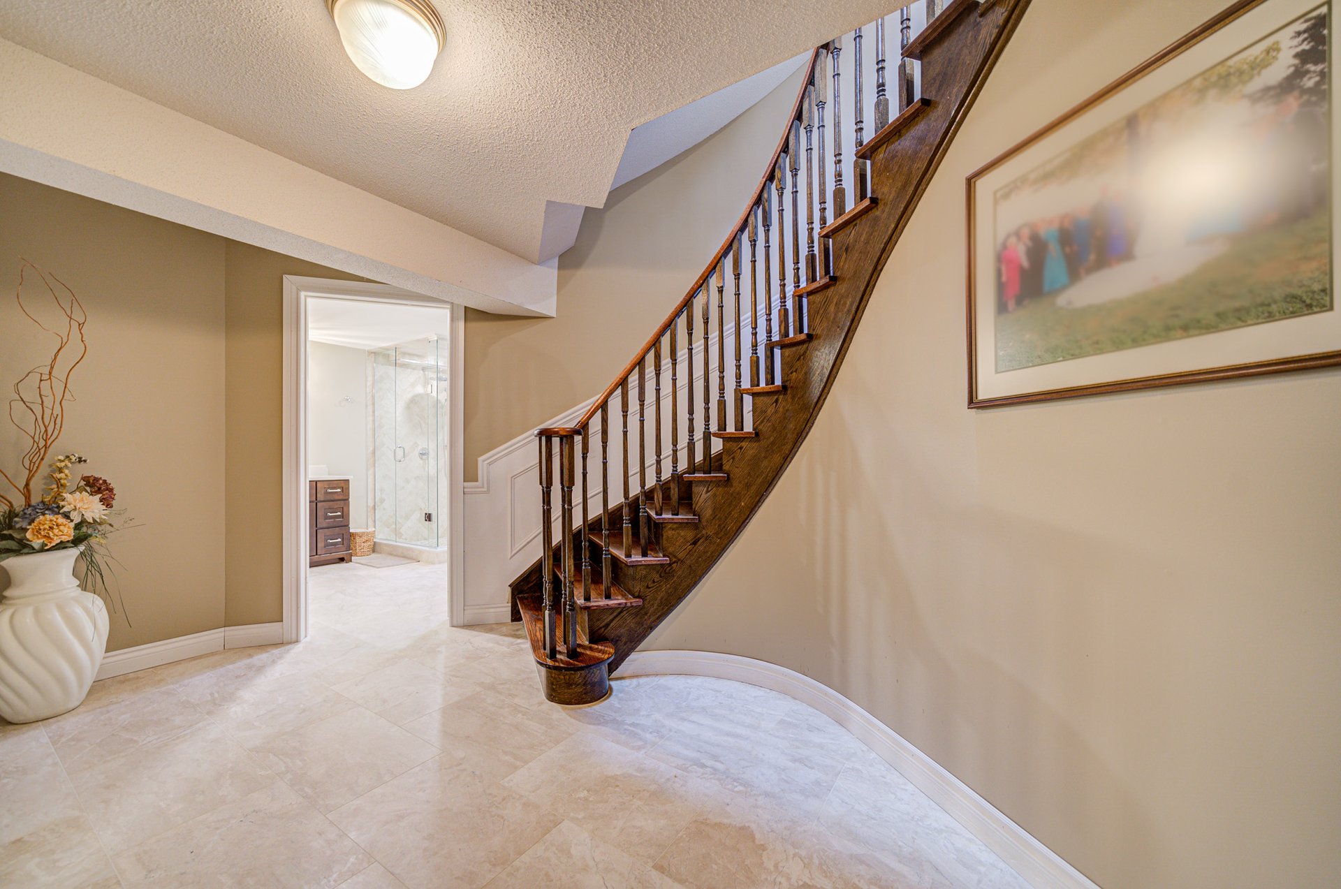 1296 Mapleridge Cres