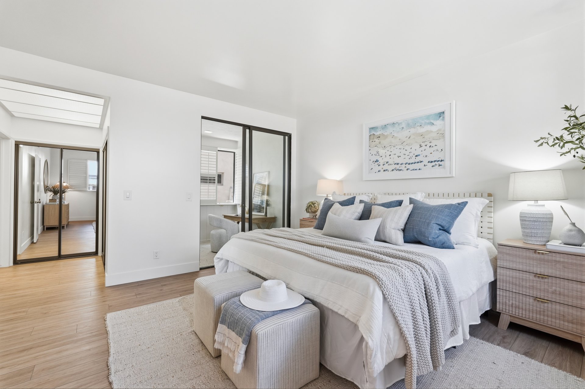 2516 The Strand