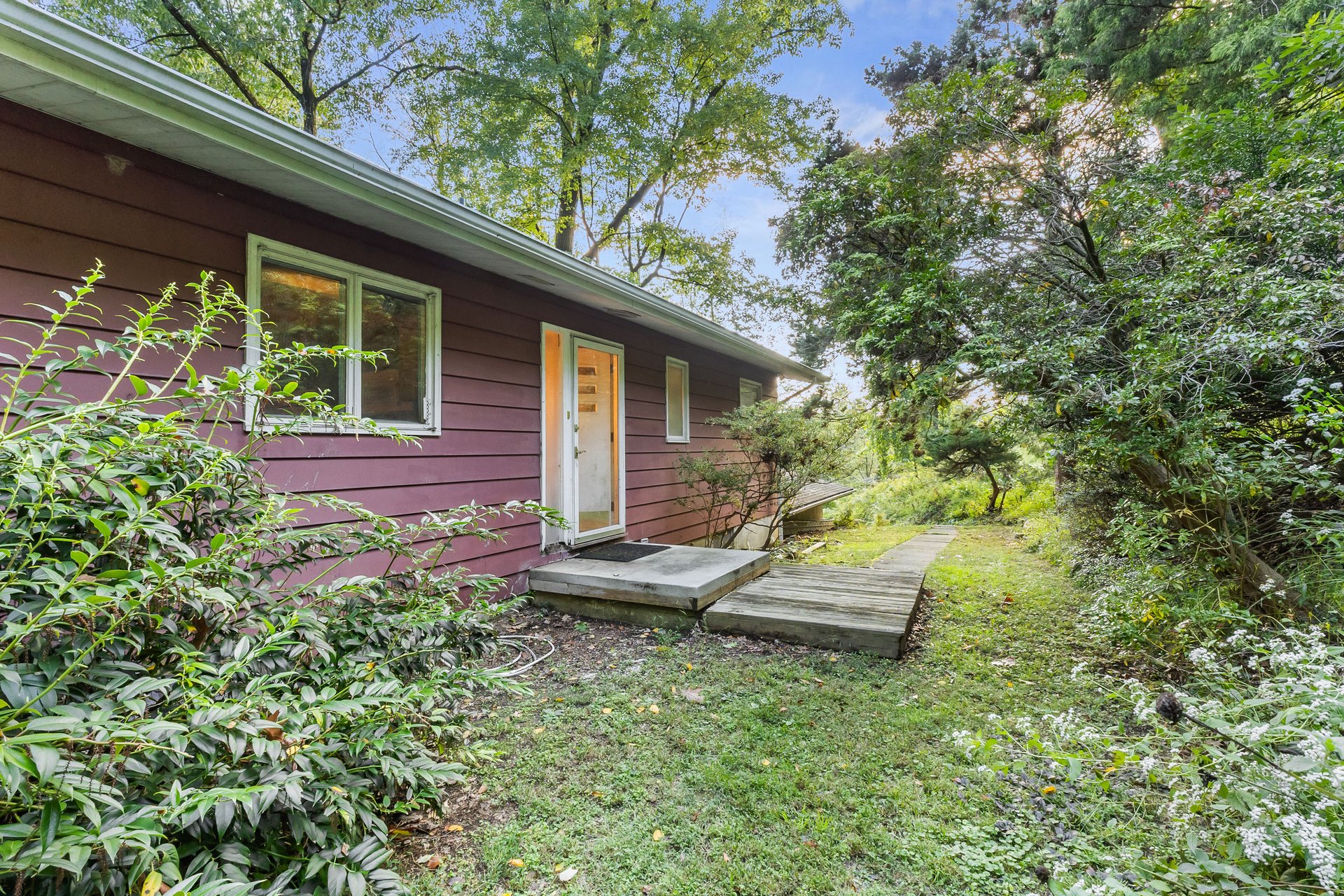 3237 Oakhurst Drive
