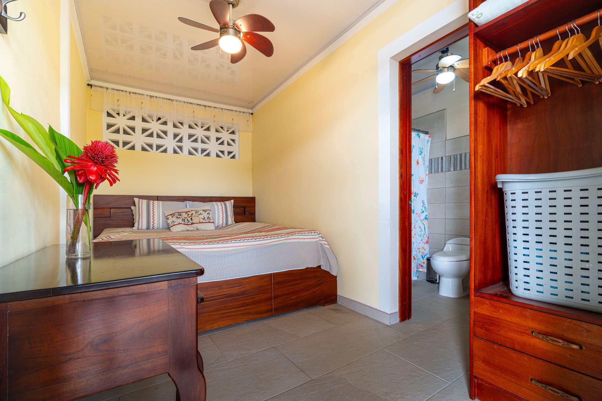 Expansive Ocean Views, Central Ojochal - 3 bed, 3 bath!