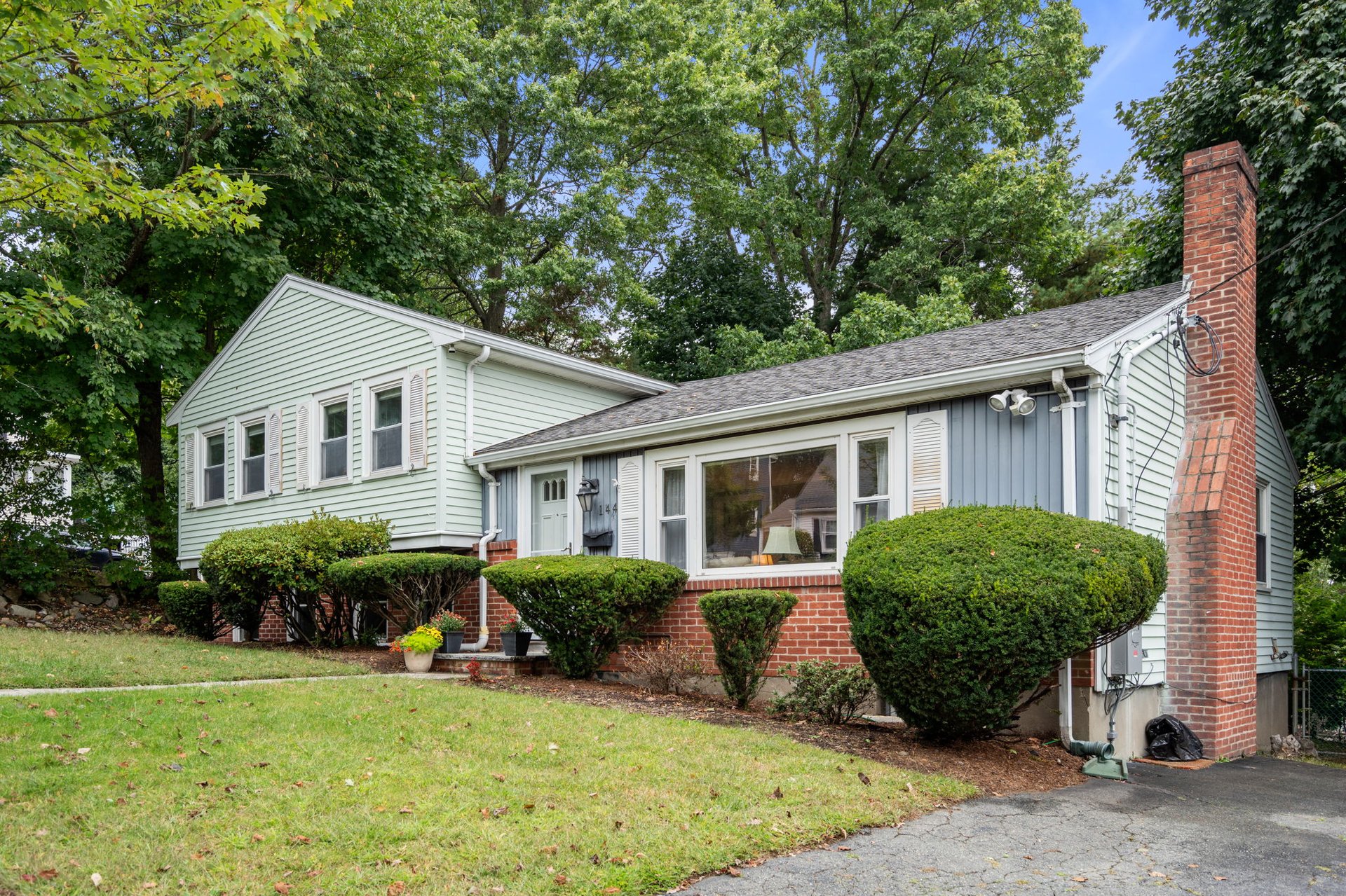 144 Plymouth Ave