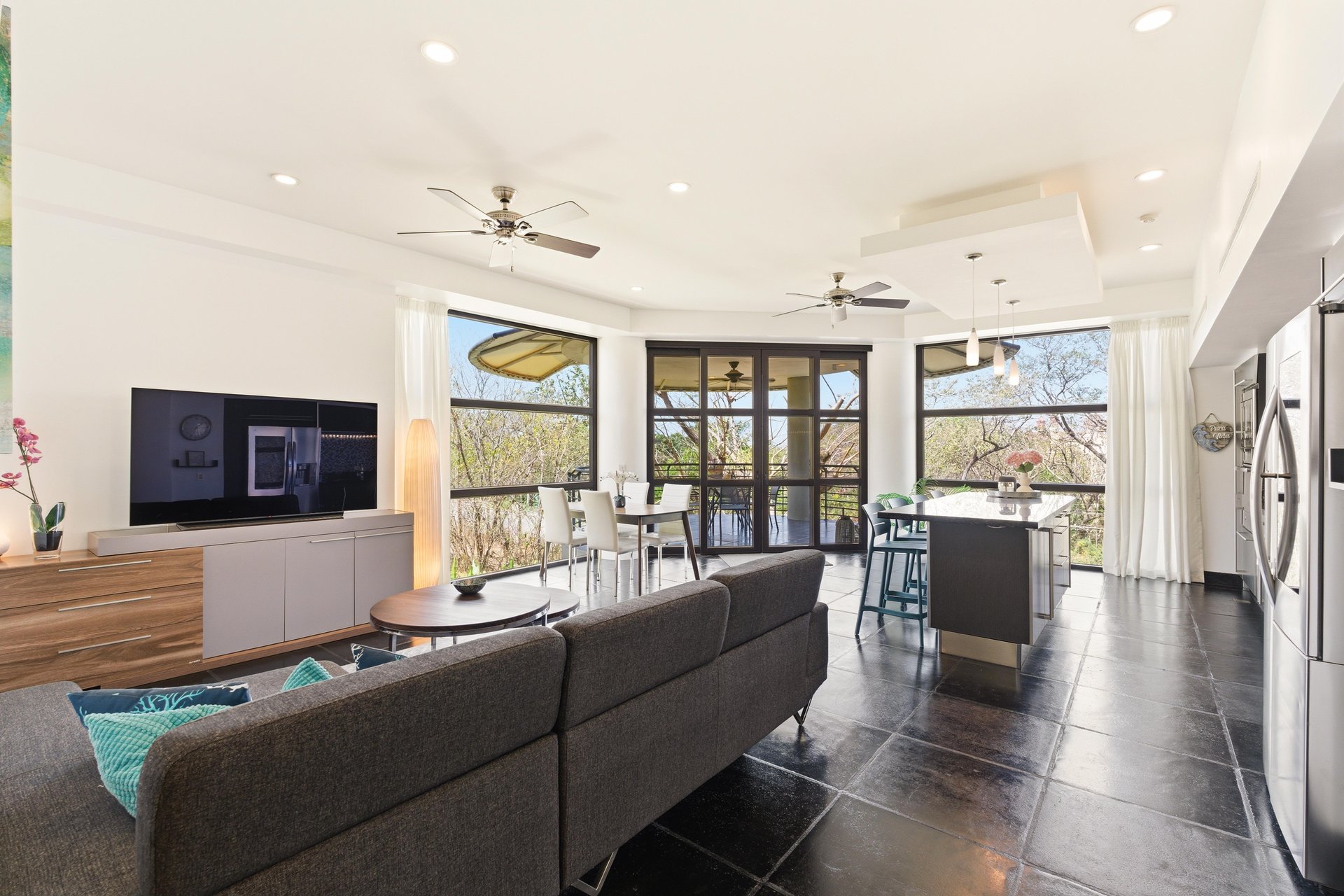 La Perla 113 | Boutique Luxury Condo in the Heart of Tamarindo