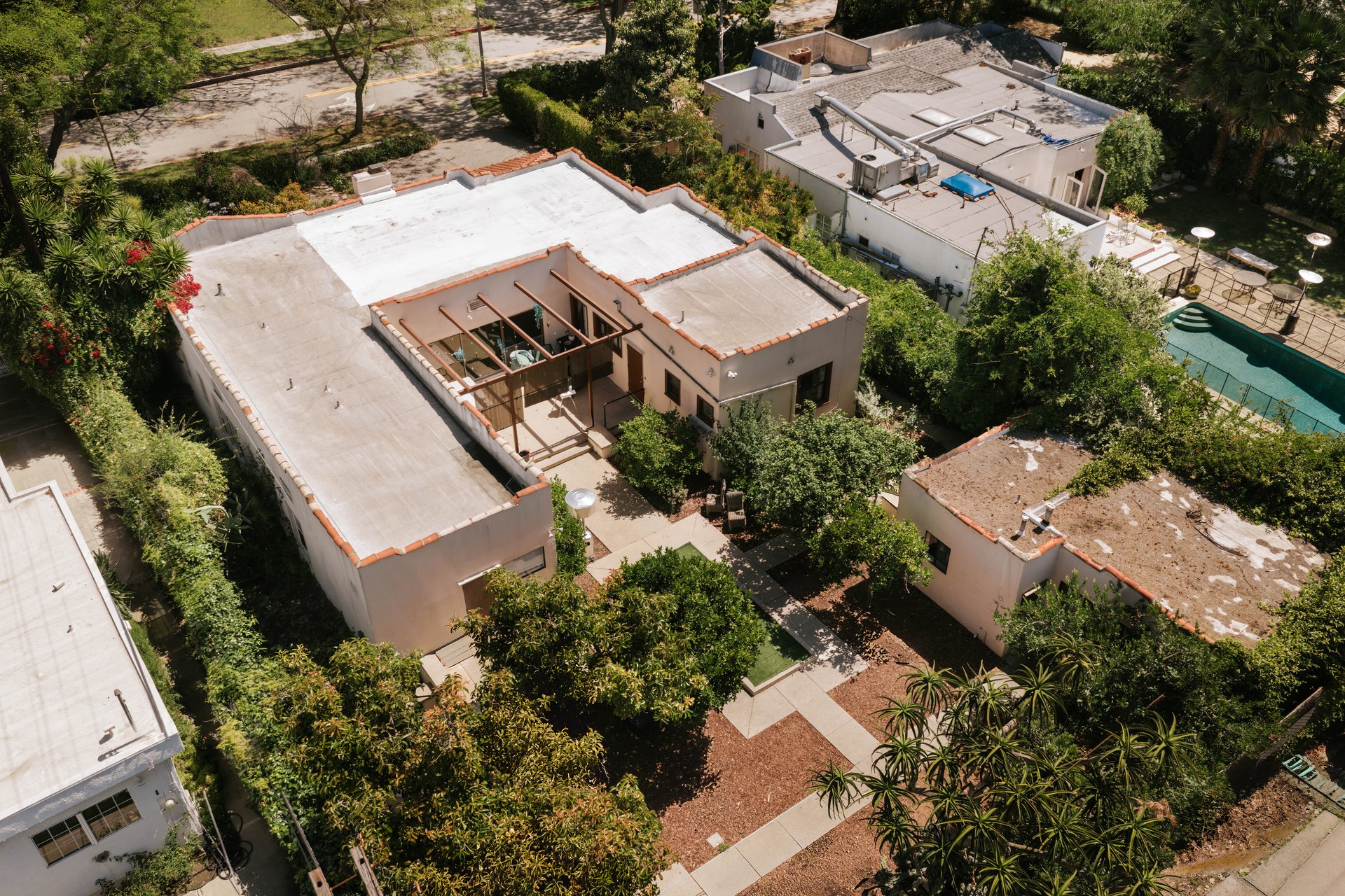 505 N Roxbury Dr