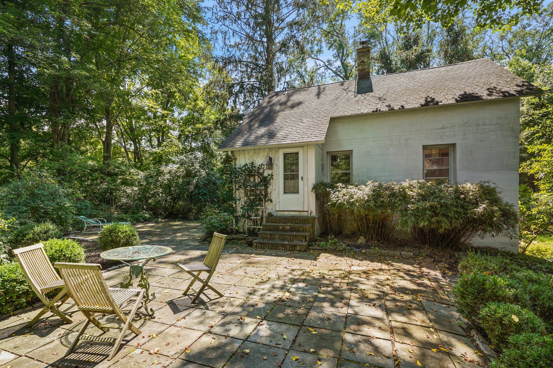 382 Bedford Center