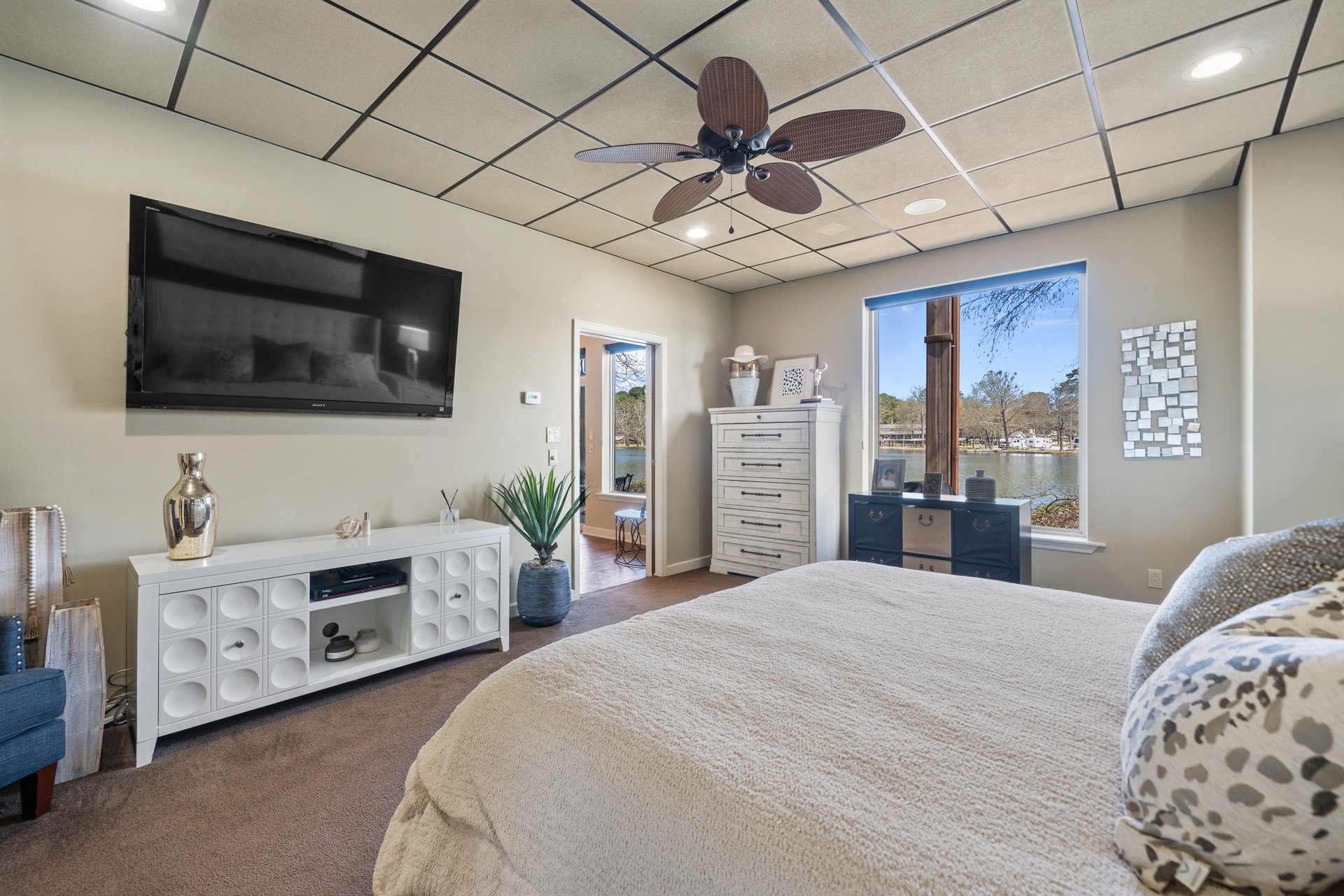 207 & 208 Ski Motel Point