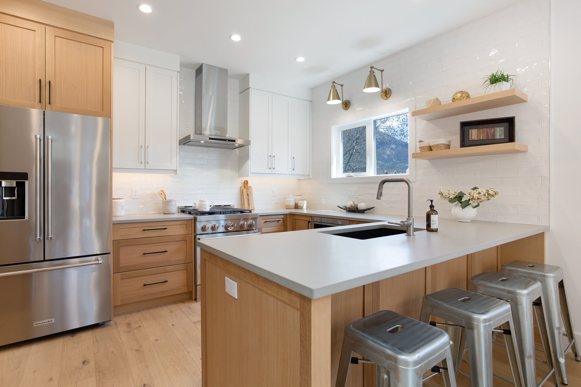 2(SE) - 833 6th Street