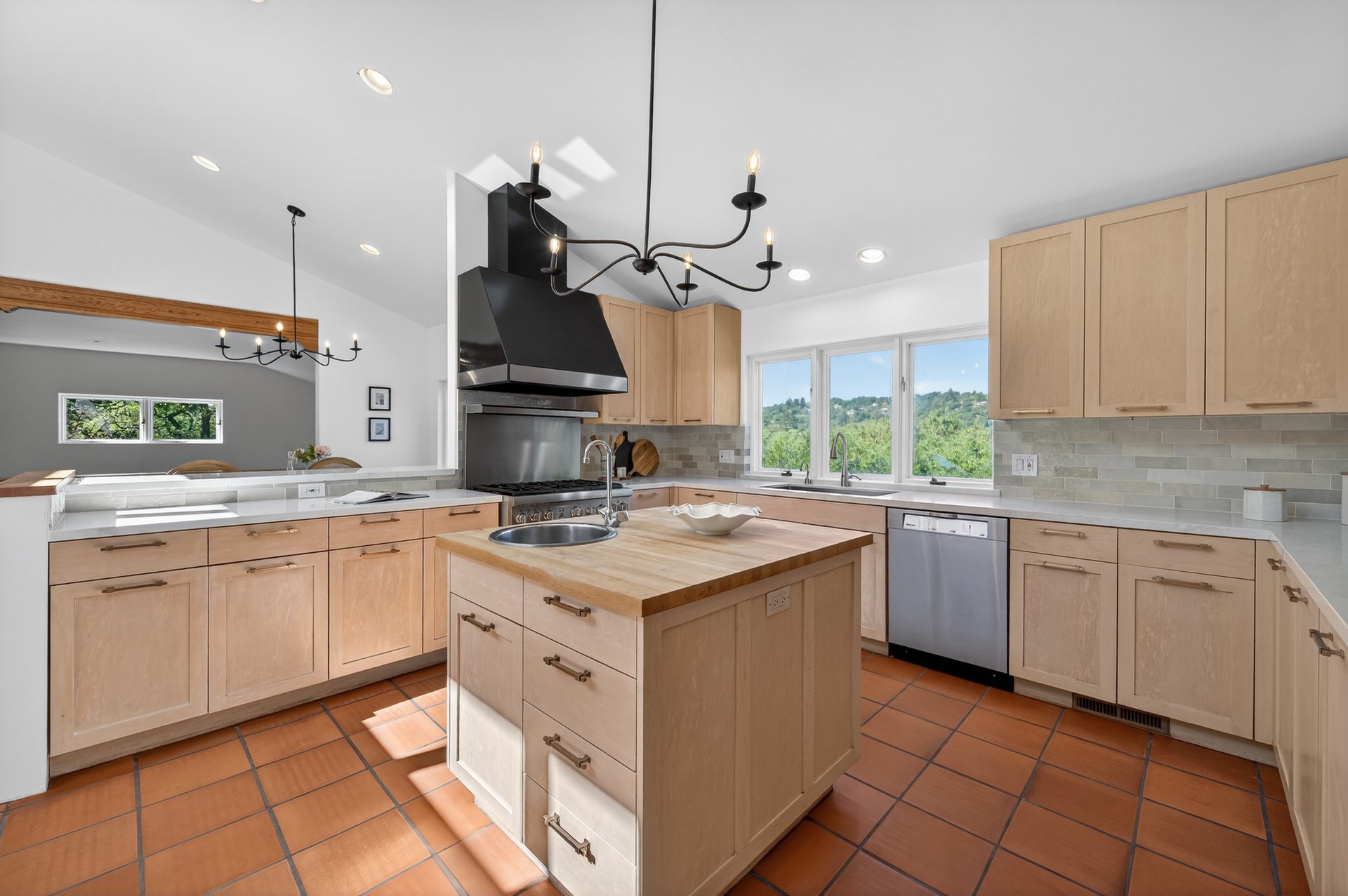 25 Wood Acres Ct
